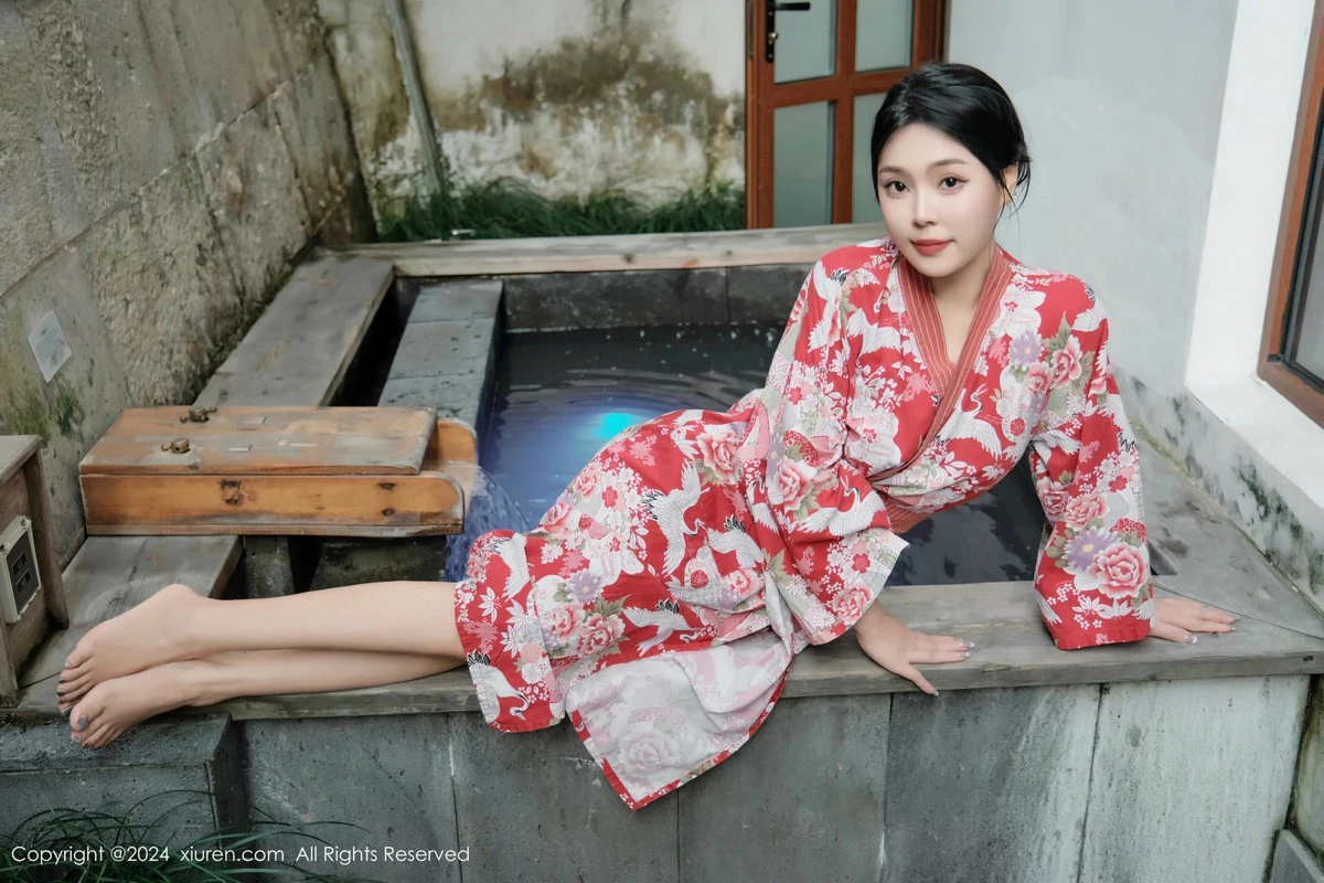 秀人集.com_[XiuRen秀人网]No.9687_模特麦田温泉场景性感花色连衣裙半脱秀曼妙身姿惹火诱惑写真77P