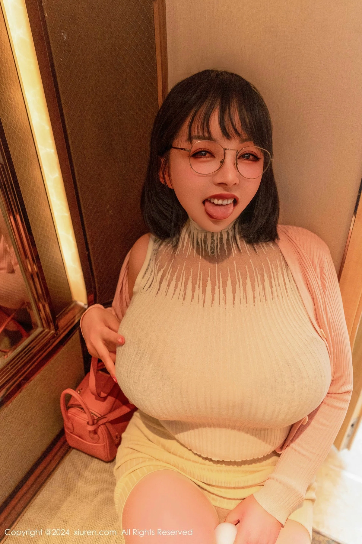 秀人集.com_[XiuRen秀人网]No.9685_新人模特油田溪溪性感粉色外衣露豹纹内衣秀丰满身姿诱惑写真97P