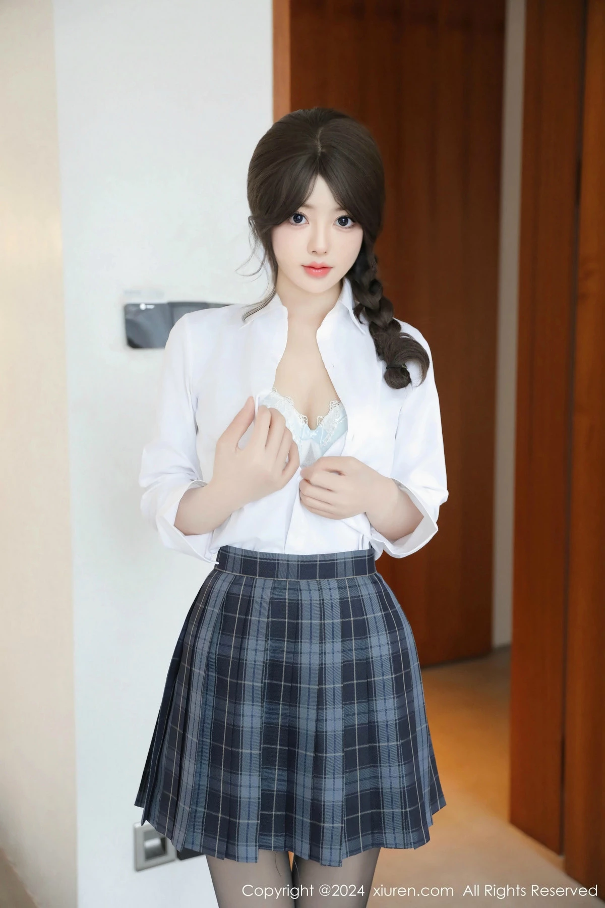 秀人集.com_[XiuRen秀人网]No.9693_模特桃妖夭性感学妹制服露白色内衣配黑丝袜秀曼妙身姿诱惑写真77P