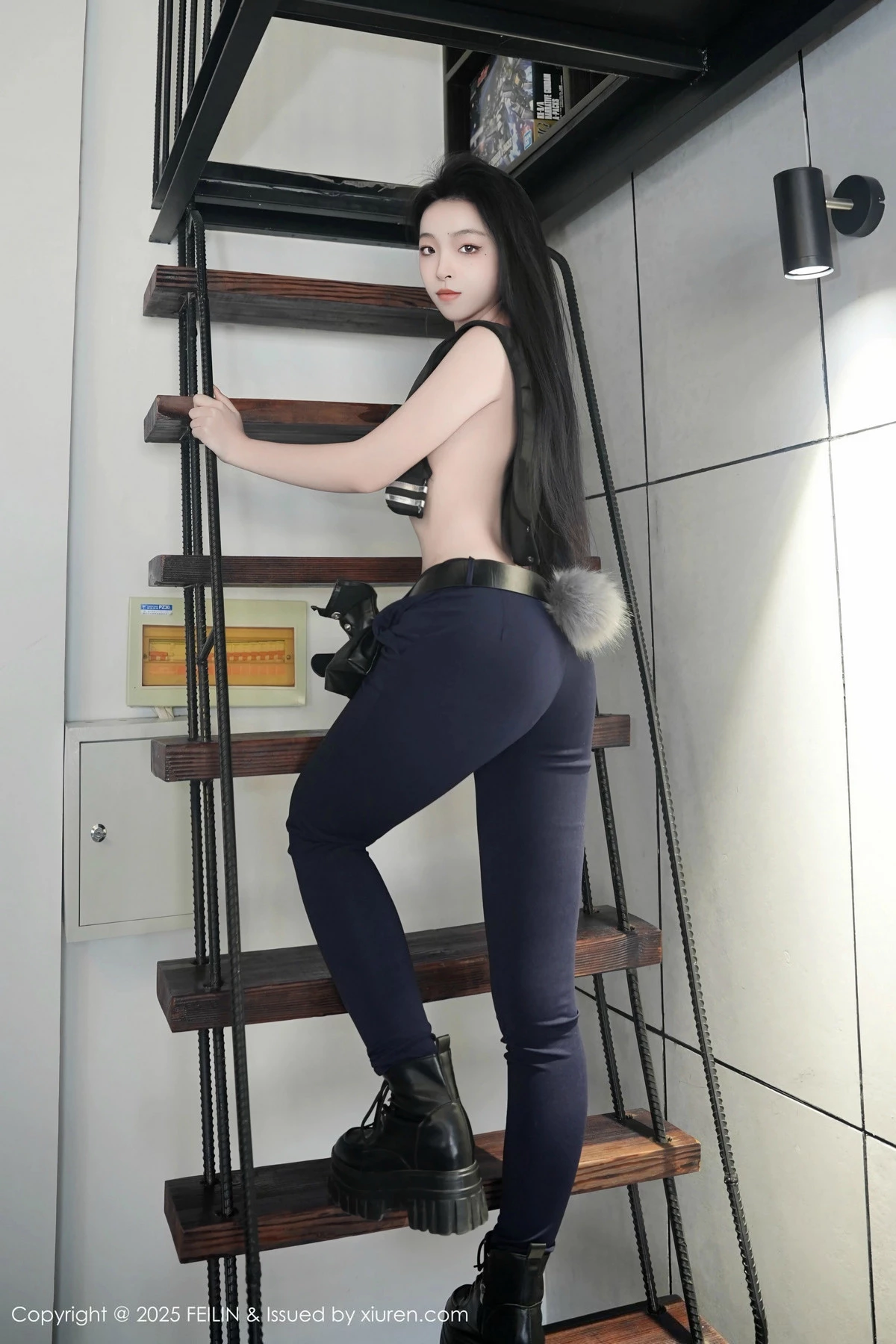 秀人集.com_[FeiLin嗲囡囡]VOL.497_模特芝樱私房性感蓝色制服半脱秀曼妙身姿浑圆翘臀诱惑写真74P