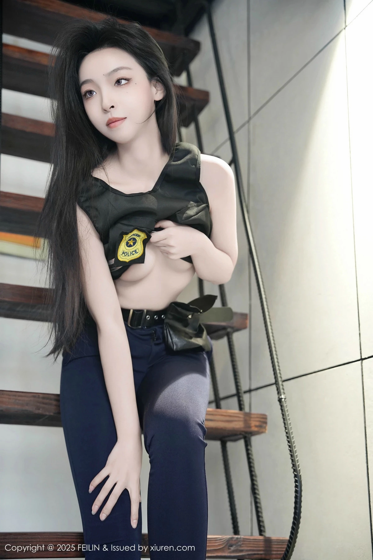 秀人集.com_[FeiLin嗲囡囡]VOL.497_模特芝樱私房性感蓝色制服半脱秀曼妙身姿浑圆翘臀诱惑写真74P