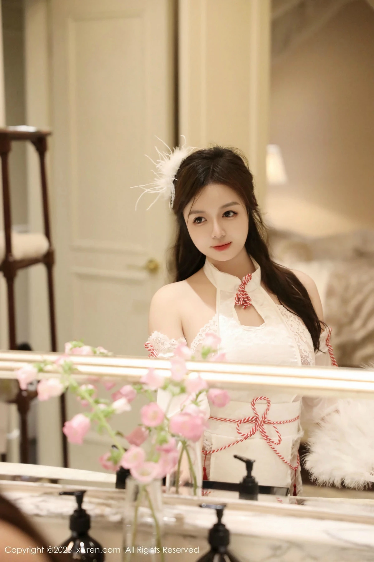 秀人集.com_[XiuRen秀人网]No.9698_模特沈思怡性感白色旗袍露白色情趣内衣秀丰腴身材完美诱惑写真61P