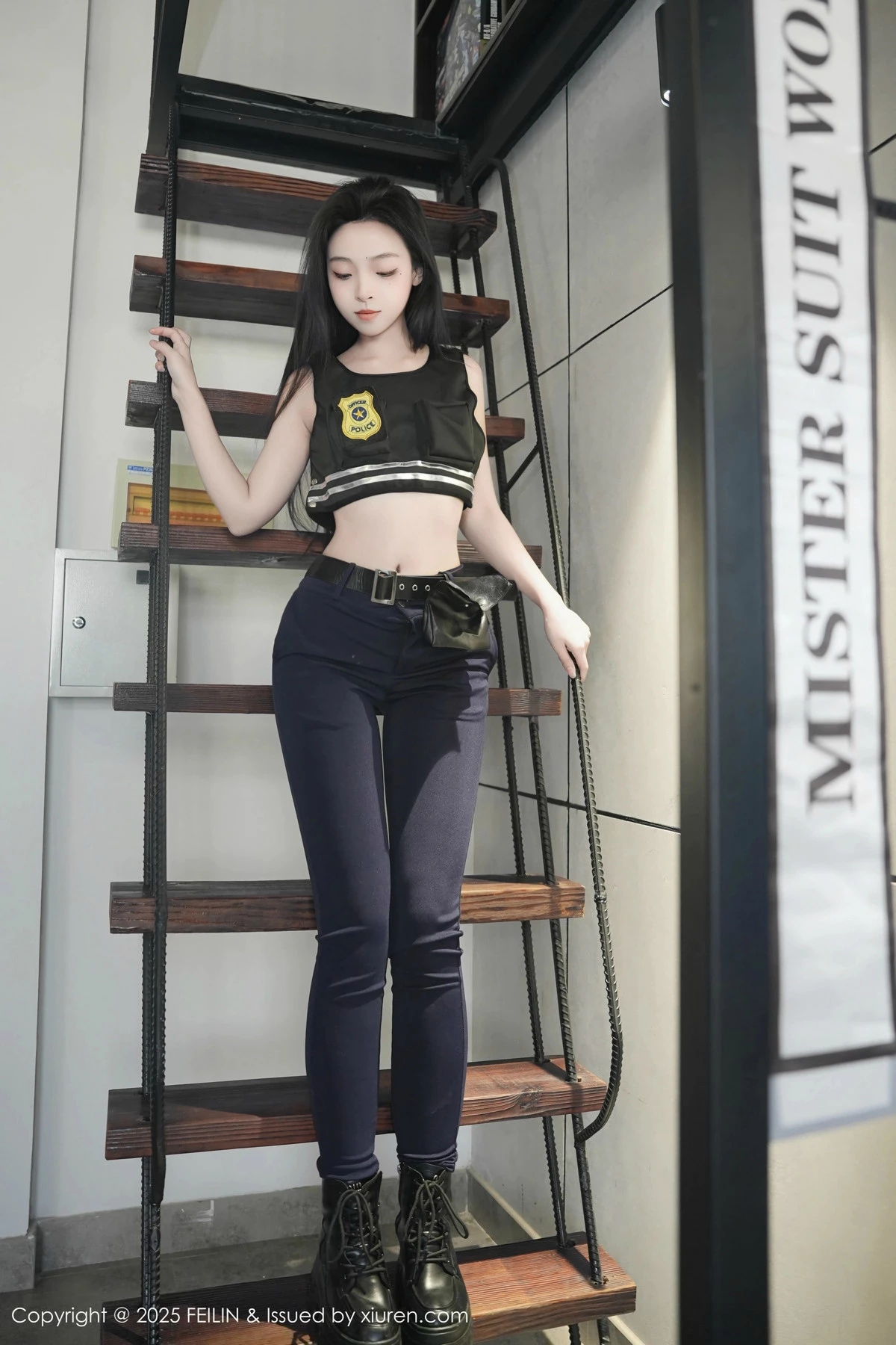 秀人集.com_[FeiLin嗲囡囡]VOL.497_模特芝樱私房性感蓝色制服半脱秀曼妙身姿浑圆翘臀诱惑写真74P