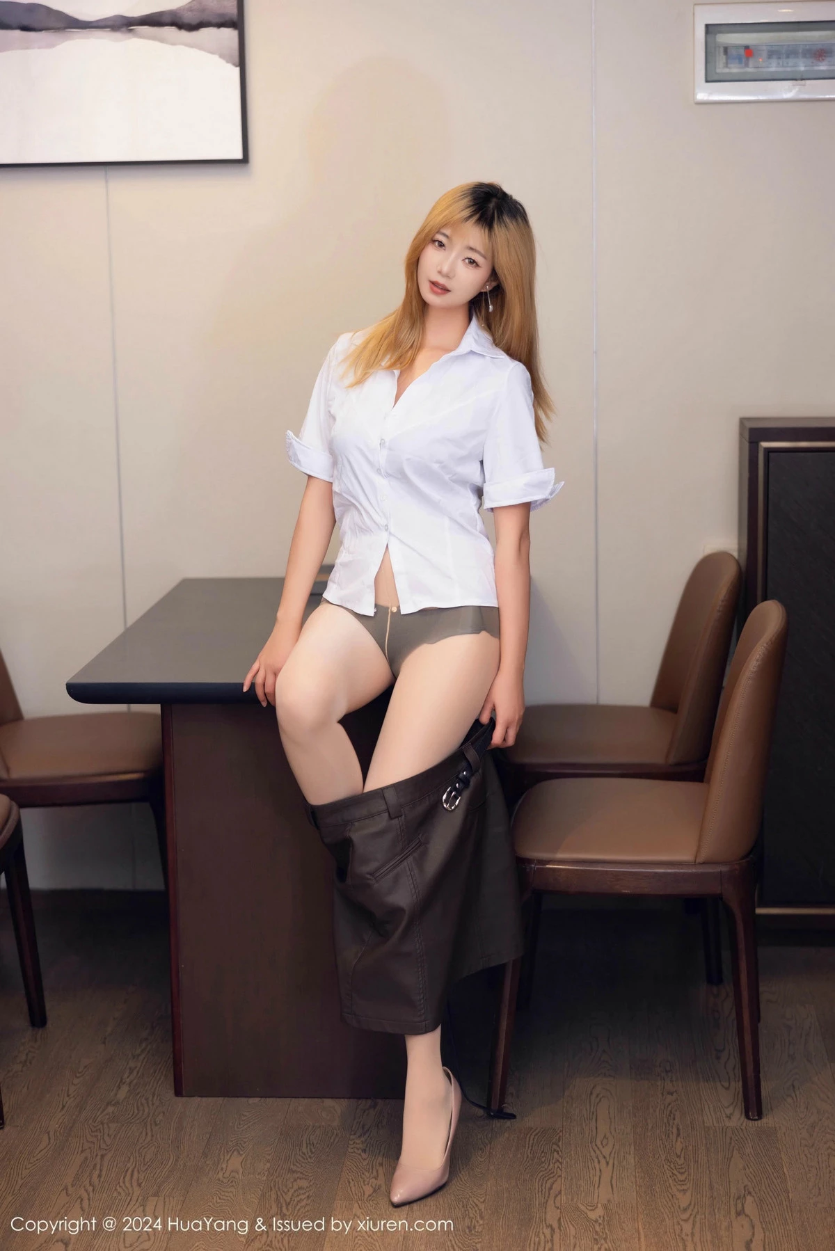 秀人集.com_[HuaYang花漾]Vol.625_模特宋-KiKi性感白衬衫露黑色内衣配超薄肉丝秀完美身材诱惑写真83P