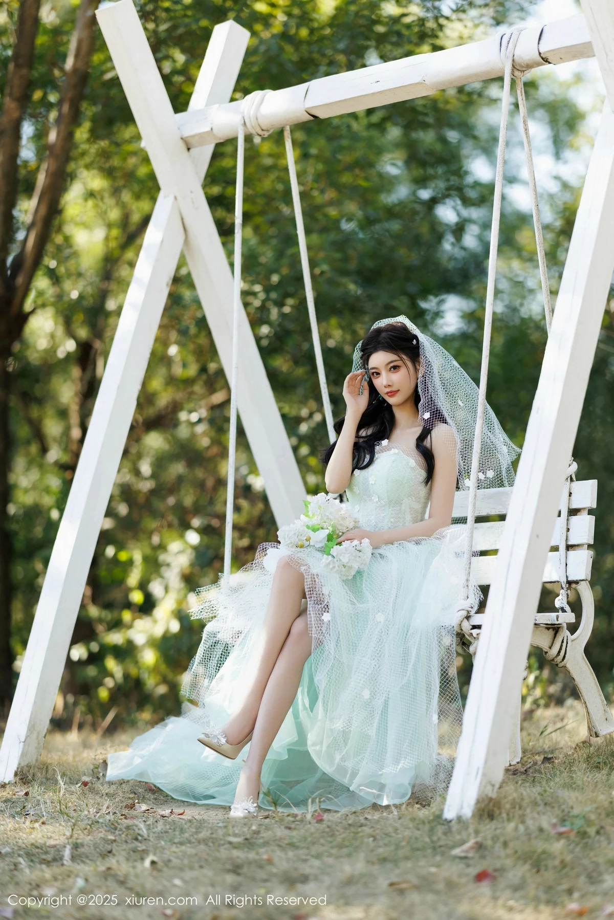 秀人集.com_[XiuRen秀人网]No.9722_女神杨晨晨Yome性感白色情趣内衣配白丝吊袜秀丰腴身材诱惑写真83P