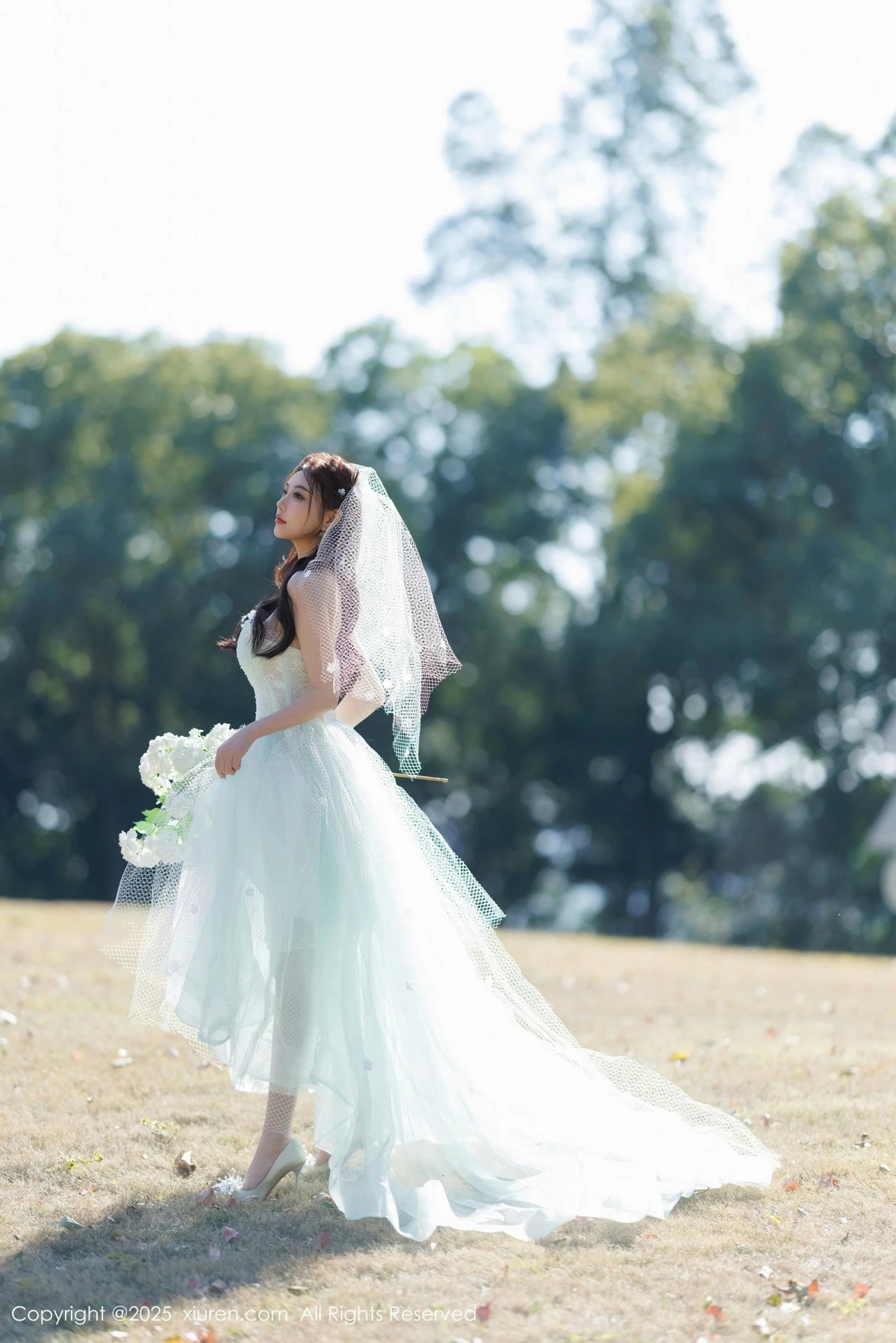 秀人集.com_[XiuRen秀人网]No.9722_女神杨晨晨Yome性感白色情趣内衣配白丝吊袜秀丰腴身材诱惑写真83P