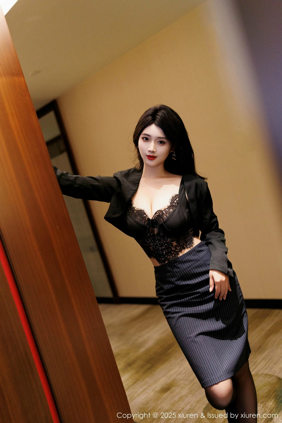 秀人集.com_[XiuRen秀人网]No.9728_模特南乔性感黑色蕾丝内衣+红色比基尼秀柔美身姿完美诱惑写真90P