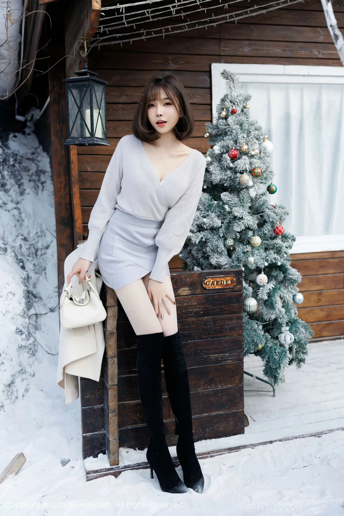 秀人集.com_[XiuRen秀人网]No.9734_女神徐莉芝Booty性感短裙套装+黑色情趣内衣秀曼妙身姿诱惑写真100P