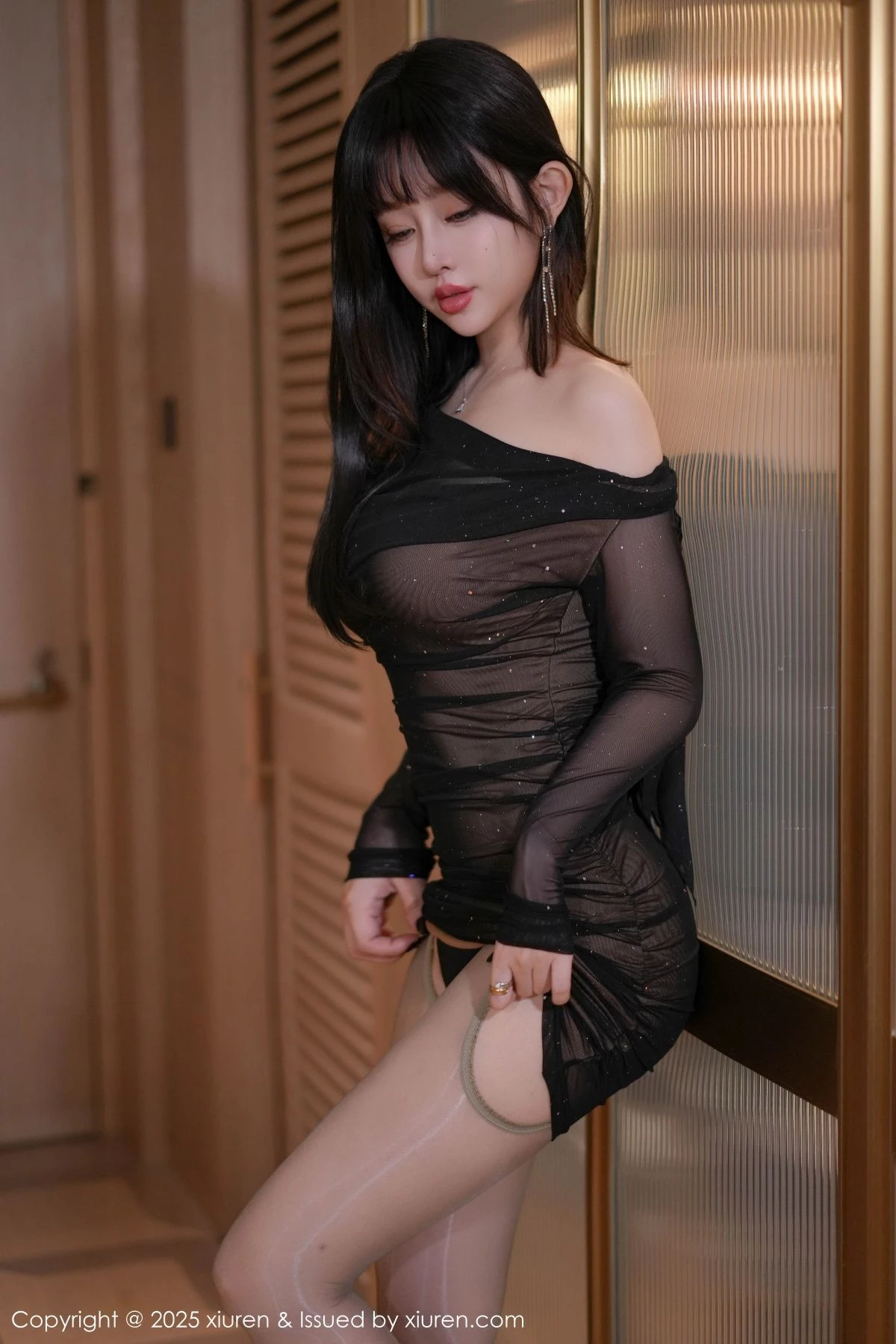 秀人集.com_[XiuRen秀人网]No.9740_女神王雨纯性感黑色轻透连衣短裙配闪亮黑丝秀曼妙身材诱惑写真75P