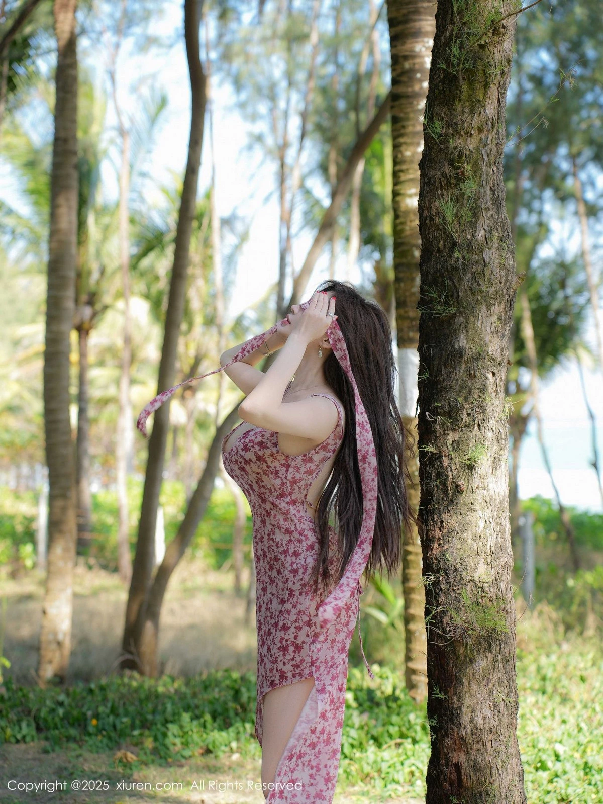 秀人集.com_[XiuRen秀人网]No.9736_女神Carol周妍希性感粉色碎花长裙配超薄肉丝秀完美身材诱惑写真75P