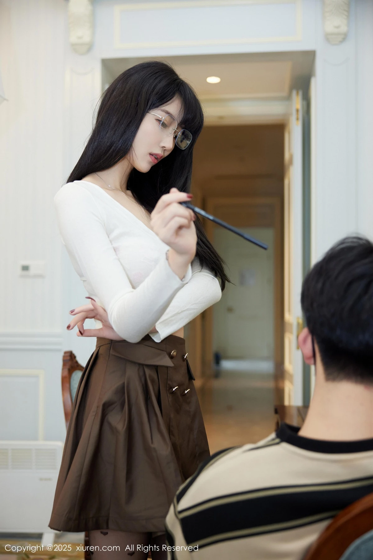 秀人集.com_[XiuRen秀人网]No.9737_模特玥儿玥er私房性感深色短裙配超薄黑丝秀翘臀美腿诱惑写真82P