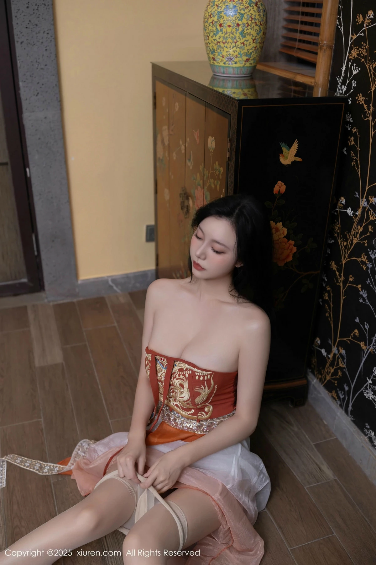 秀人集.com_[XiuRen秀人网]No.9757_模特安然anran性感古风薄纱服饰配超薄肉丝秀丰满身材诱惑写真81P