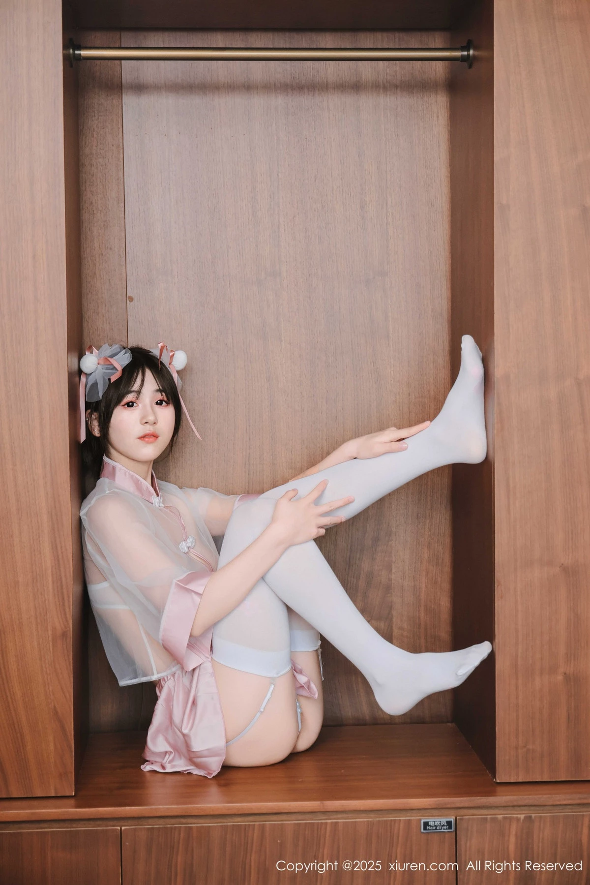 秀人集.com_[XiuRen秀人网]No.9763_模特奶芙乔乔性感粉色情趣内衣配白丝吊袜秀凹凸身材诱惑写真68P