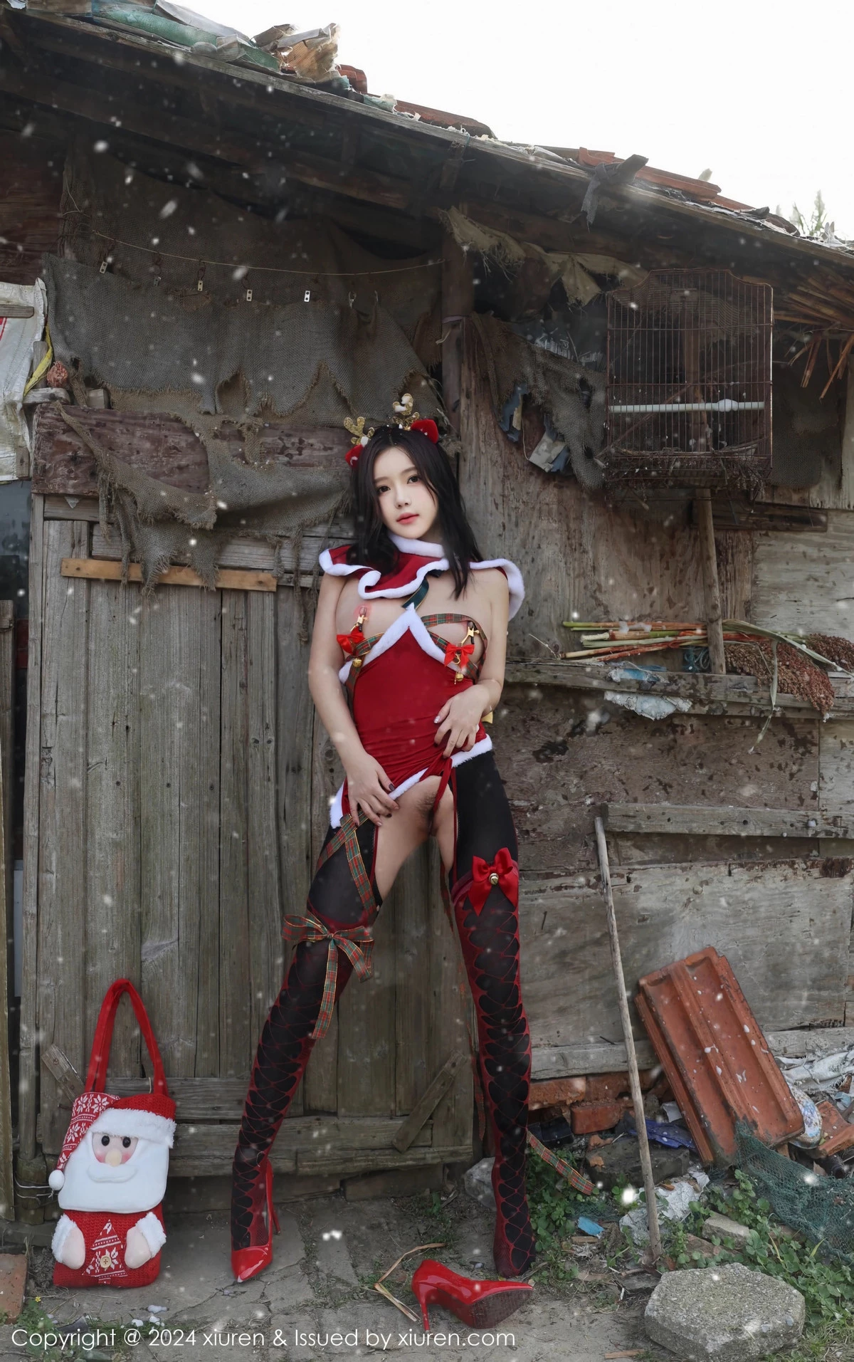秀人集.com_[XiuRen秀人网]No.9630_模特小薯条nienie户外圣诞主题性感情趣圣诞服饰惹火诱惑写真76P