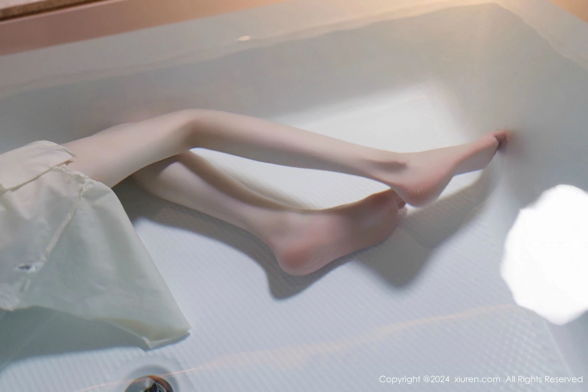 秀人集.com_[XiuRen秀人网]No.9643_模特梦心玥性感白色连衣裙露白色内衣秀高挑曼妙身姿诱惑写真85P
