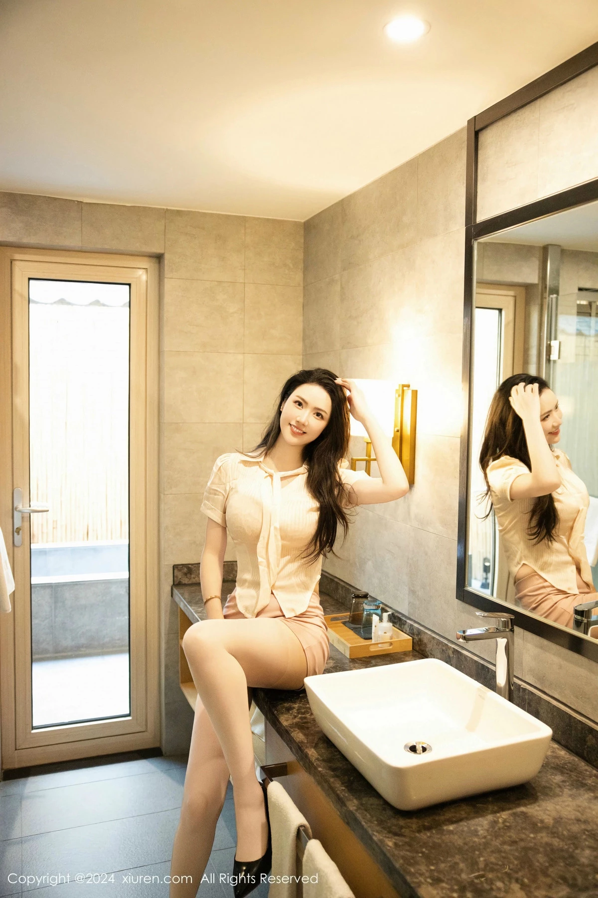 秀人集.com_[XiuRen秀人网]No.9646_模特方子萱性感粉色短裙露黄色内衣配开档肉丝秀凹凸身材诱惑写真85P