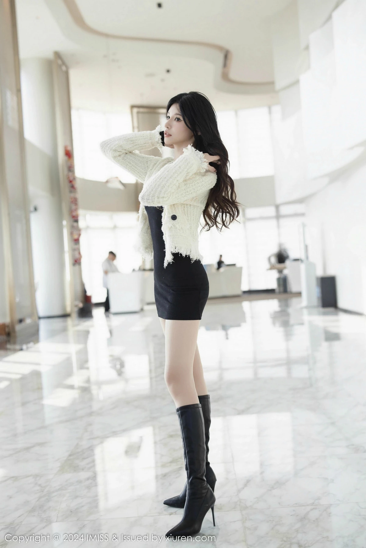 秀人集.com_[IMISS爱蜜社]Vol.780_模特泥鳅鳅性感黑色蕾丝连衣短裙配超薄肉丝秀曼妙身姿诱惑写真51P
