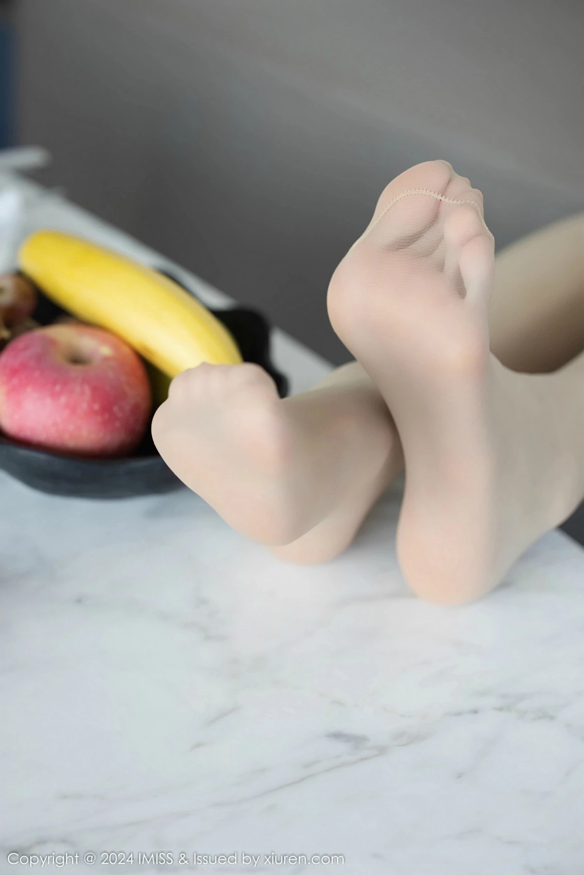 秀人集.com_[IMISS爱蜜社]Vol.780_模特泥鳅鳅性感黑色蕾丝连衣短裙配超薄肉丝秀曼妙身姿诱惑写真51P