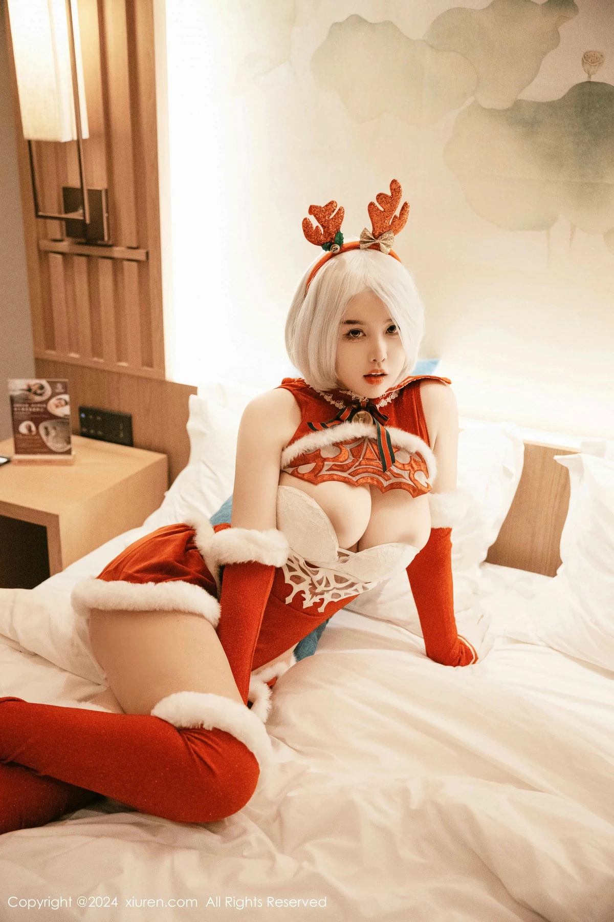 秀人集.com_[XiuRen秀人网]No.9660_模特樱桃小犊子性感红色圣诞装扮半脱秀丰满身材完美诱惑写真55P