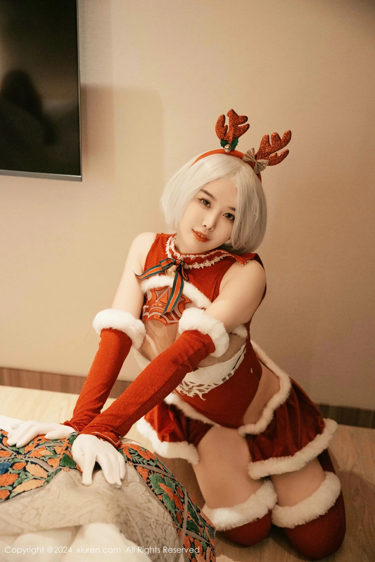 秀人集.com_[XiuRen秀人网]No.9660_模特樱桃小犊子性感红色圣诞装扮半脱秀丰满身材完美诱惑写真55P