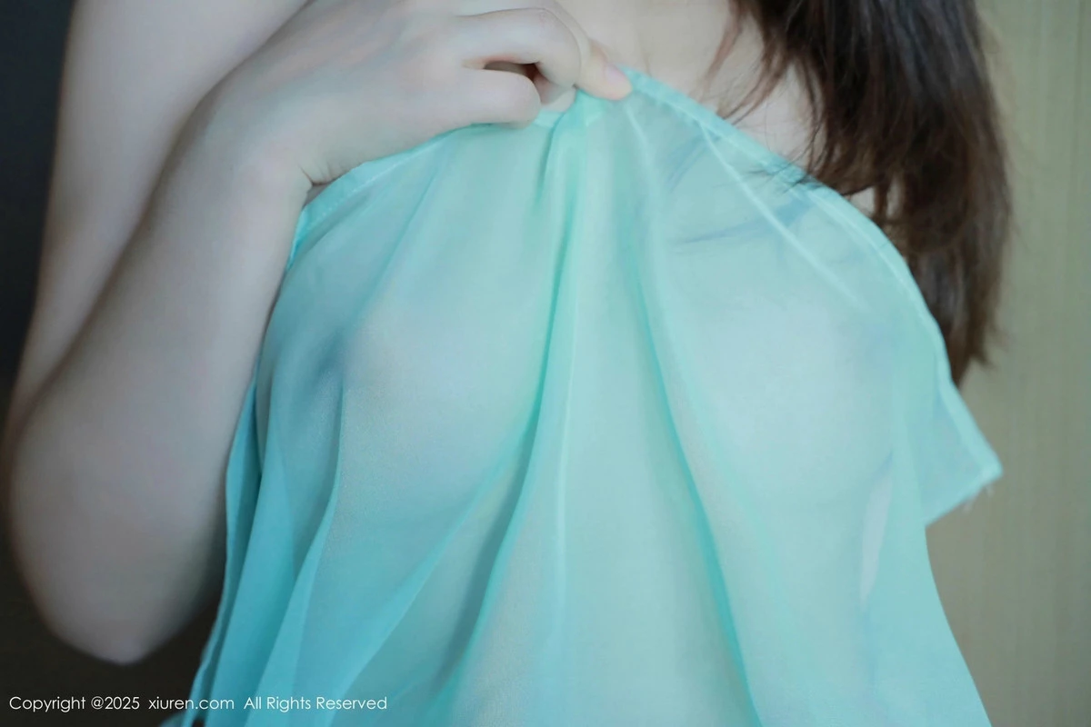 秀人集.com_[XiuRen秀人网]No.9807_女神Evelyn艾莉性感绿色情趣服饰配白色网袜秀曼妙身材诱惑写真92P