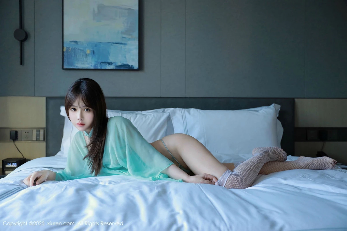 秀人集.com_[XiuRen秀人网]No.9807_女神Evelyn艾莉性感绿色情趣服饰配白色网袜秀曼妙身材诱惑写真92P