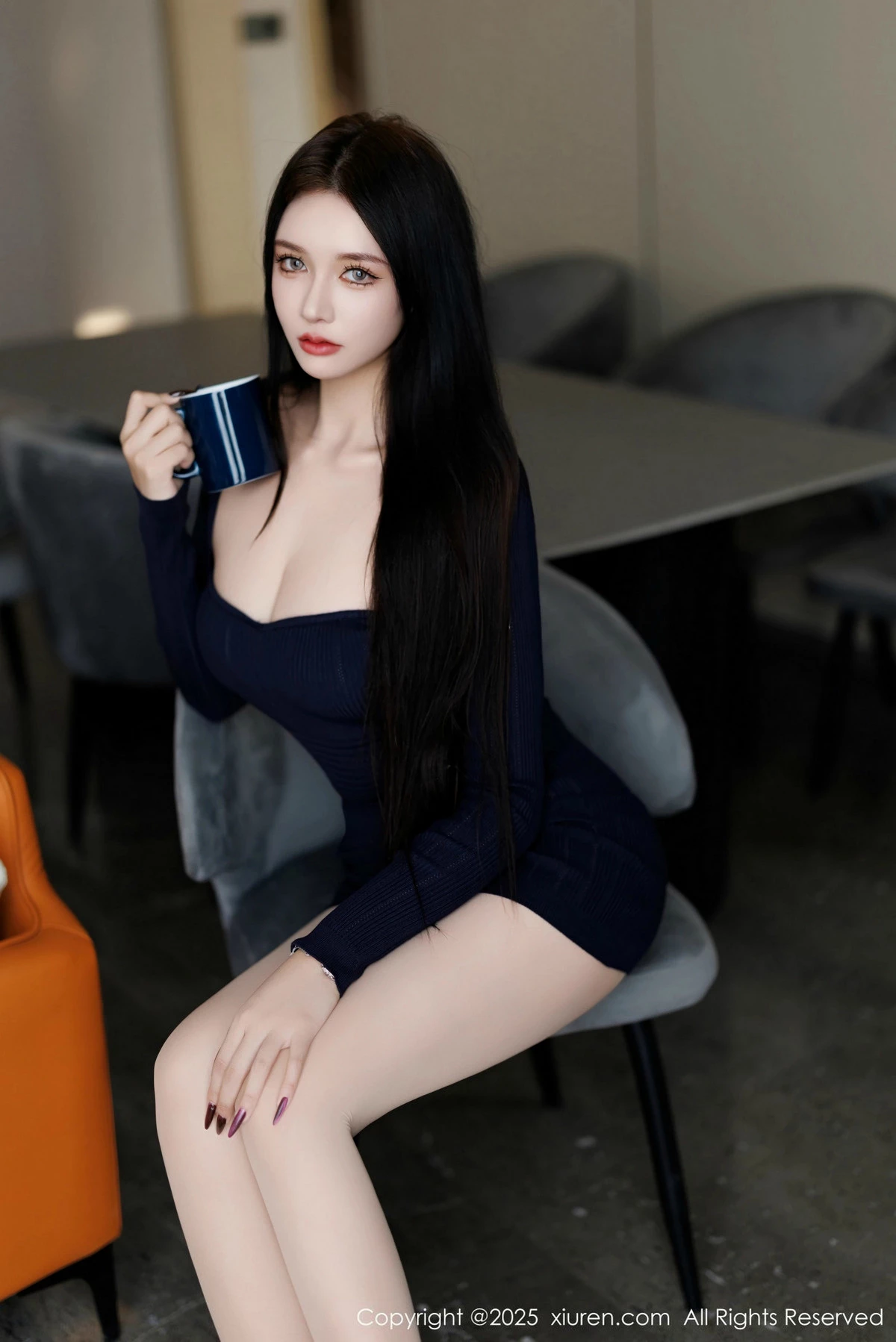 秀人集.com_[XiuRen秀人网]No.9820_模特娜比性感深蓝服饰露黑色蕾丝内衣配超薄肉丝秀美腿诱惑写真90P