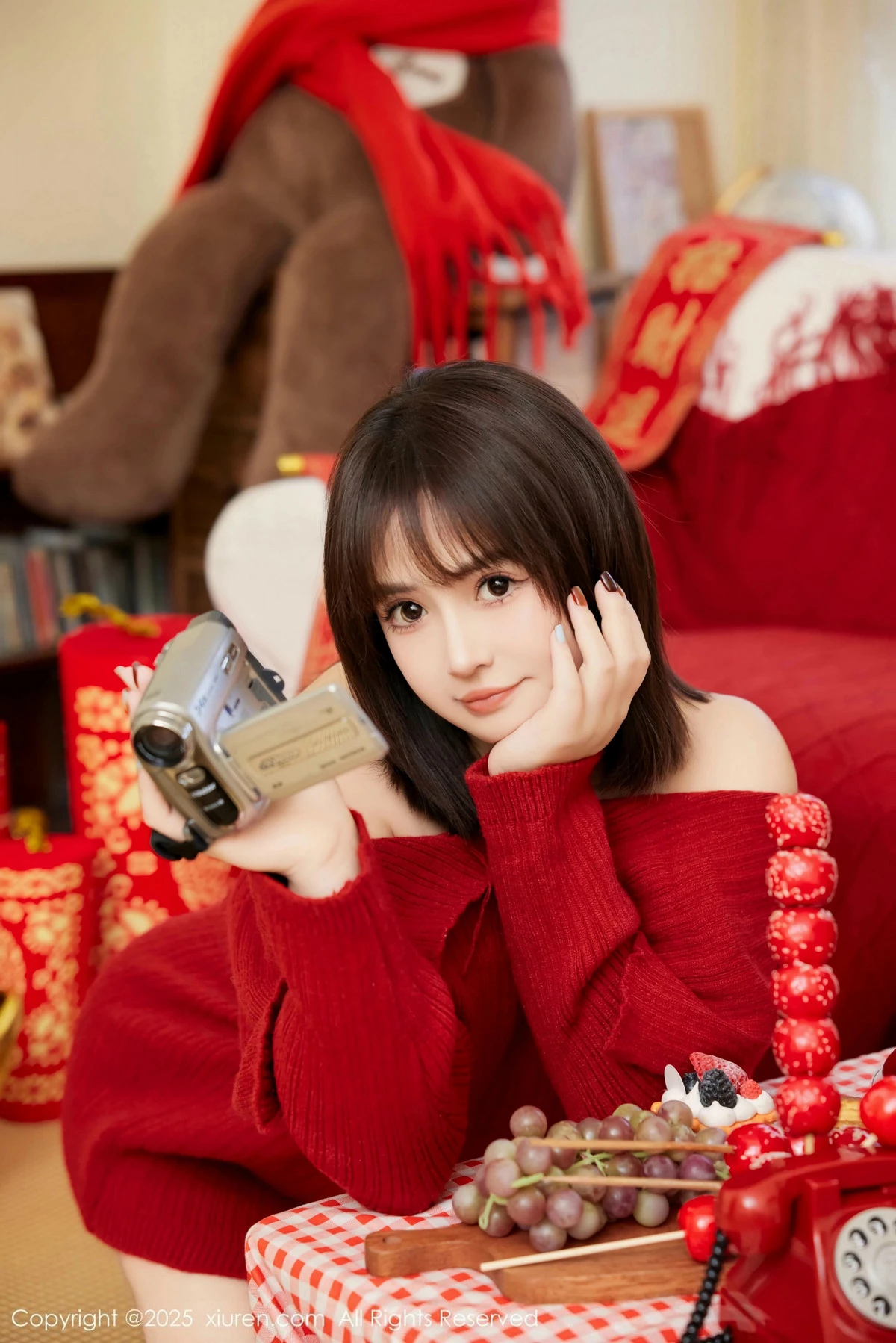 秀人集.com_[XiuRen秀人网]No.9818_模特养乐多Doll新年主题性感喜庆红色内衣秀完美身材诱惑写真66P