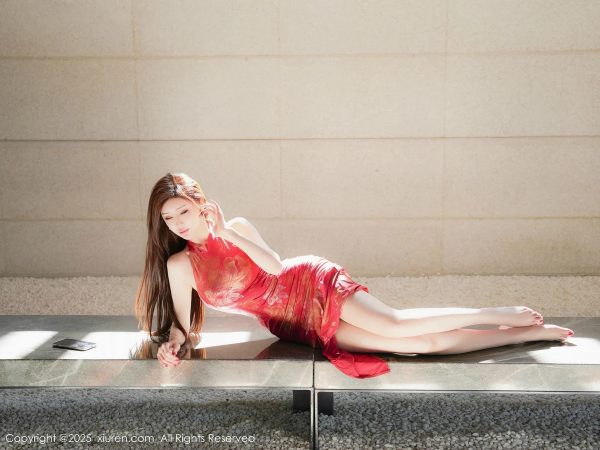 秀人集.com_[XiuRen秀人网]No.9837_女神Carol周妍希性感红色旗袍服饰配超薄肉丝秀丰满身材诱惑写真77P