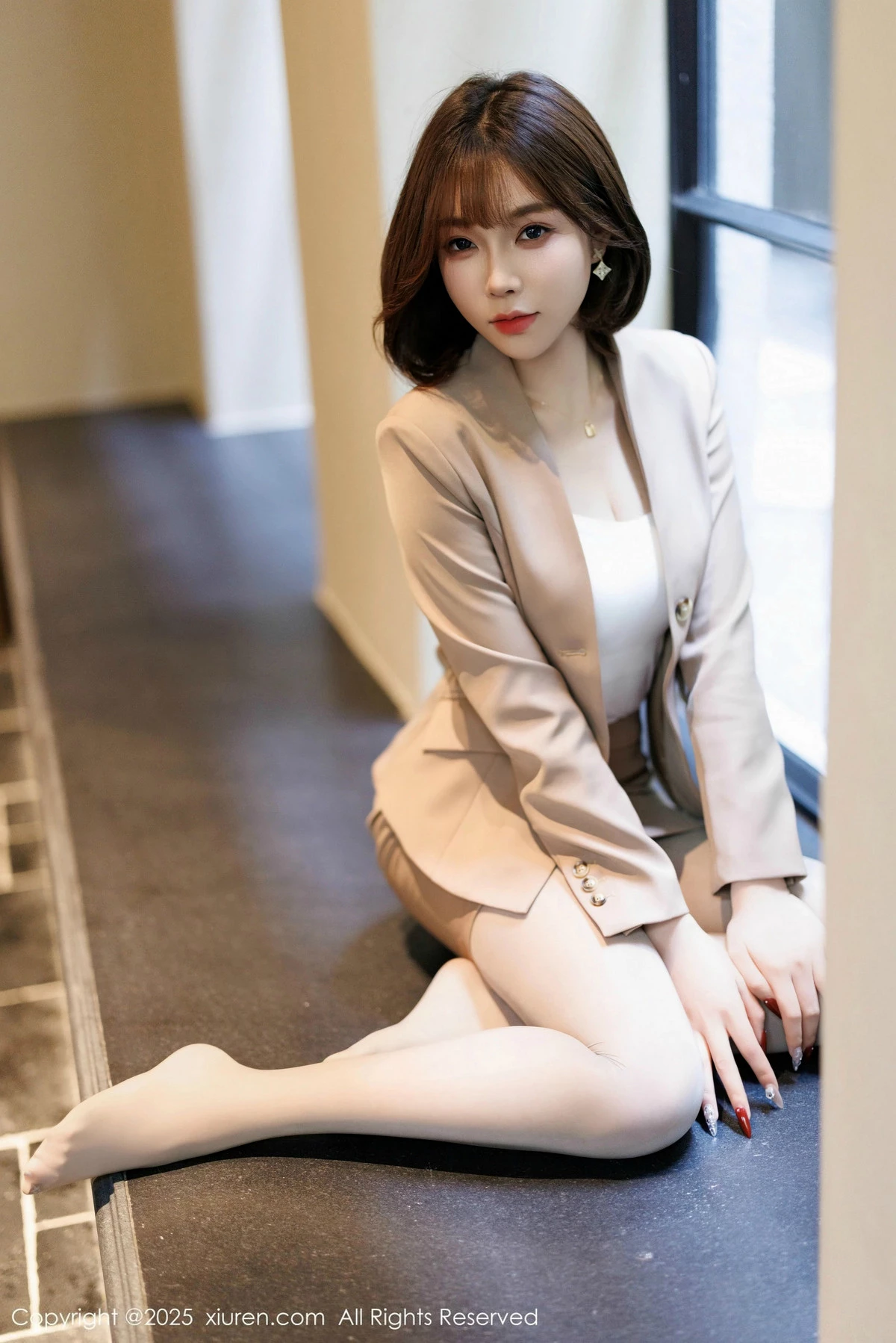 秀人集.com_[XiuRen秀人网]No.9844_女神徐莉芝Booty多套性感服饰穿搭配原色丝袜秀曼妙身姿诱惑写真88P