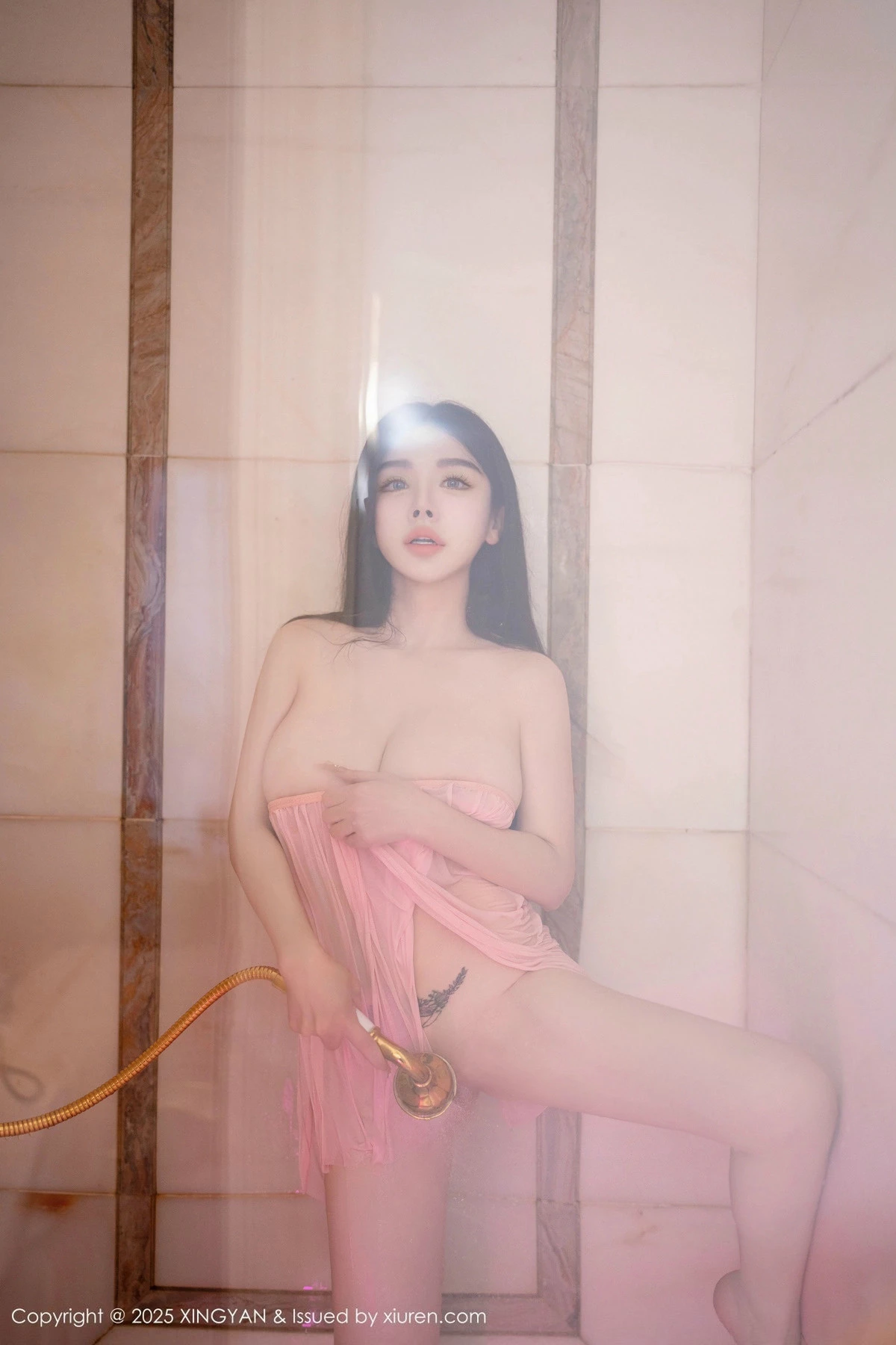 秀人集.com_[XINGYAN星颜社]VOL.306_模特潘思沁浴室场景性感粉色情趣服饰湿身秀巨乳肥臀诱惑写真80P