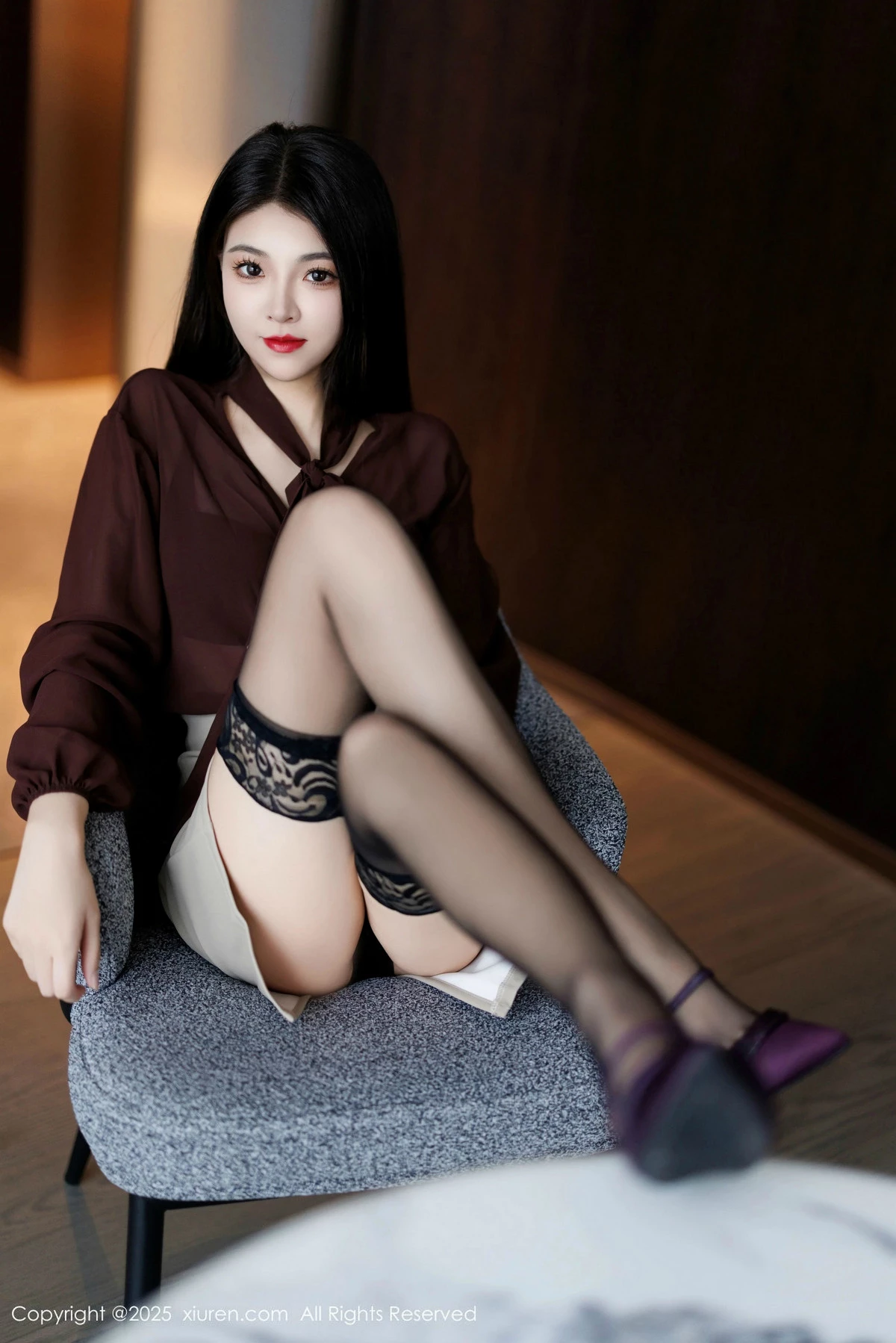 秀人集.com_[XiuRen秀人网]No.9868_模特初梦瑶性感OL服饰露黑色内衣配黑丝袜秀完美身材诱惑写真83P