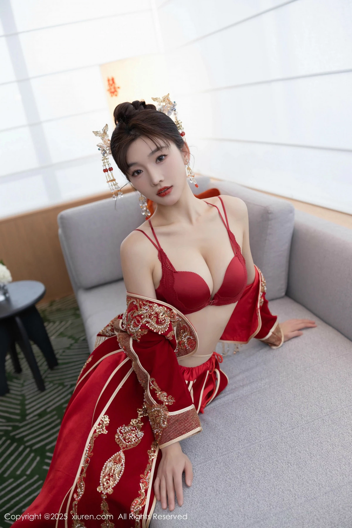 秀人集.com_[XiuRen秀人网]No.9770_模特陆萱萱性感新娘装露红色内衣配超薄肉丝秀柔美身材诱惑写真82P