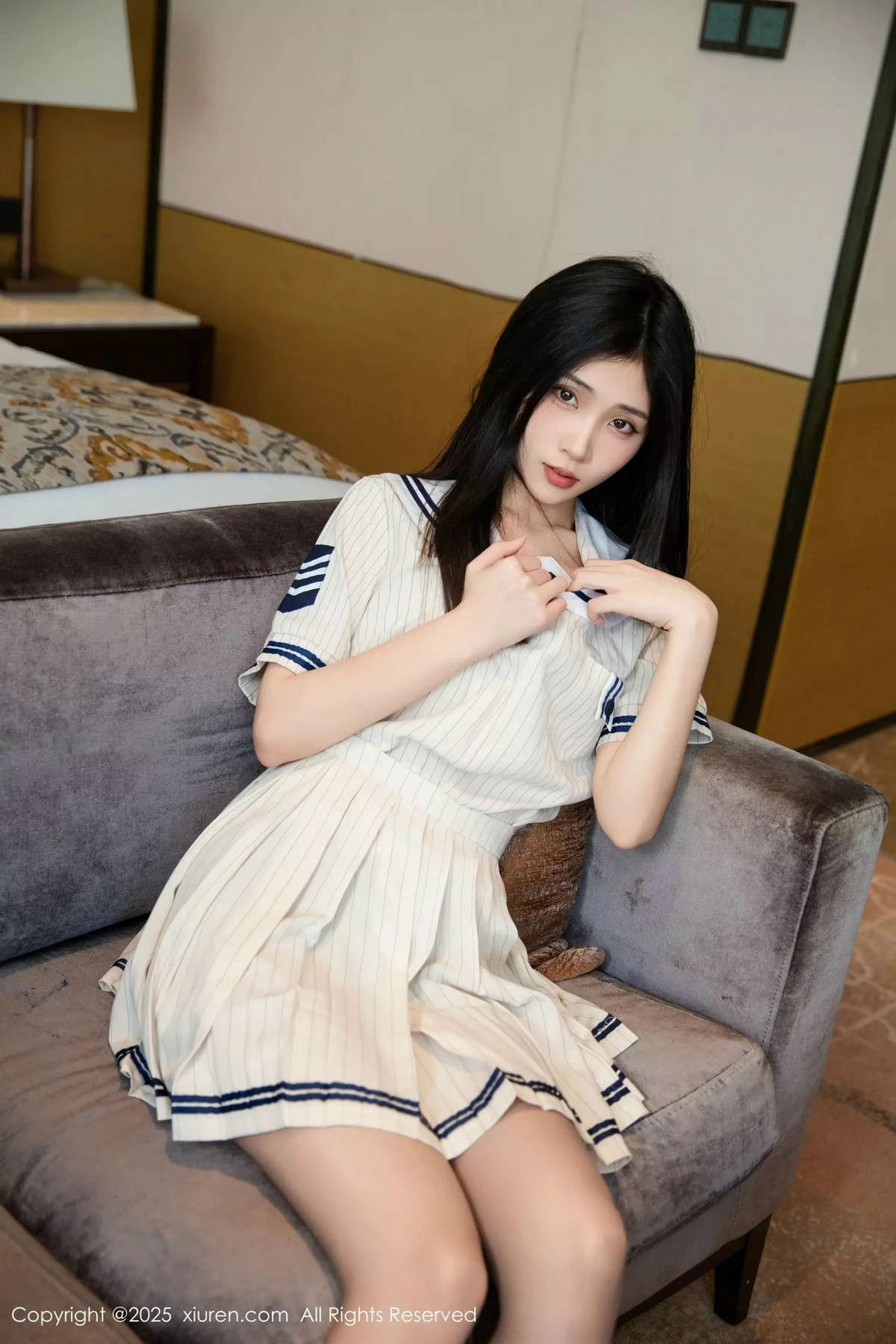 秀人集.com_[XiuRen秀人网]No.9942_模特刘婷婷性感JK制服露肉色性感内衣配灰丝袜秀完美身材诱惑写真77P