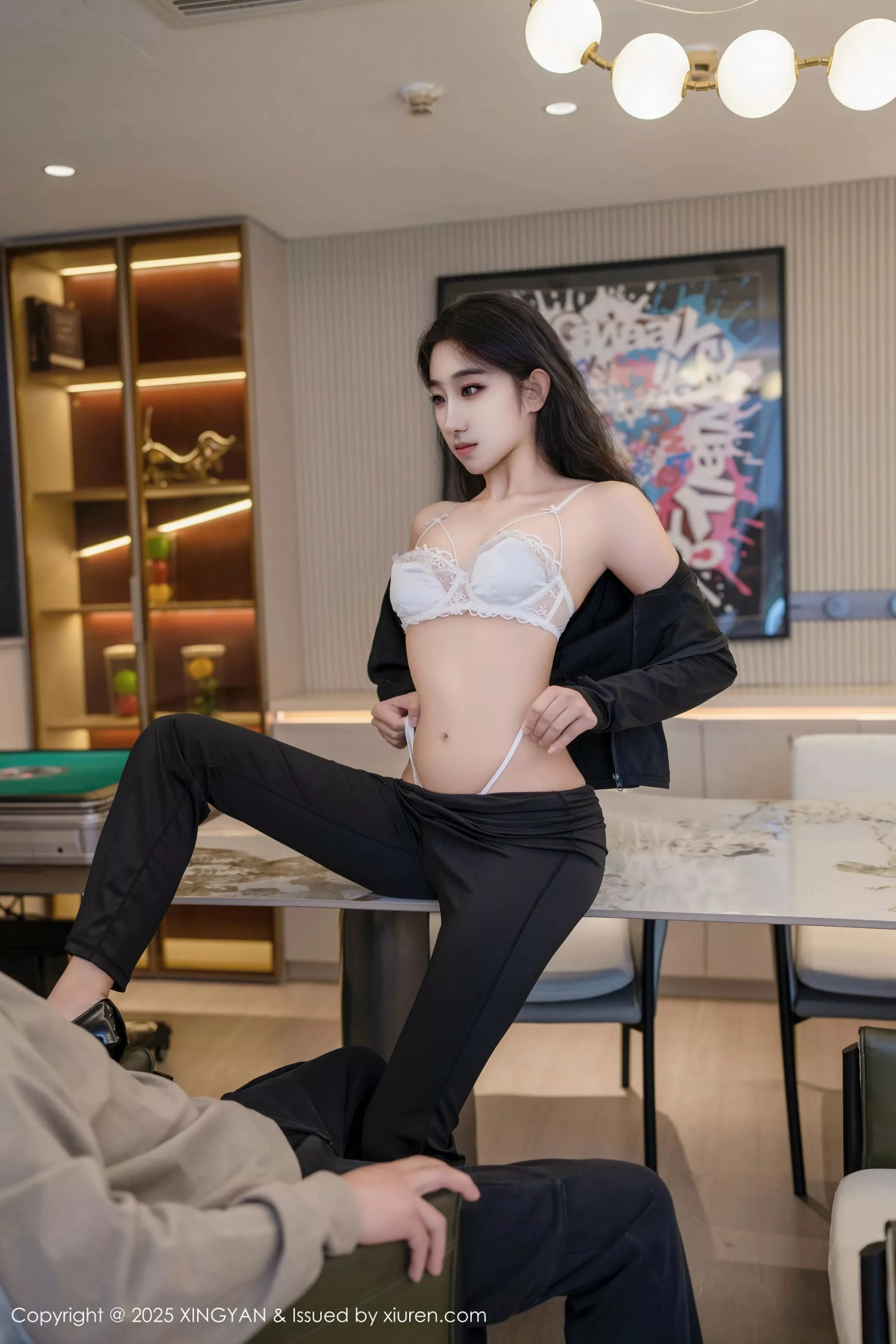 秀人集.com_[XINGYAN星颜社]VOL.321_模特星冉性感黑色外套露白色内衣秀曼妙身姿撩人诱惑写真76P