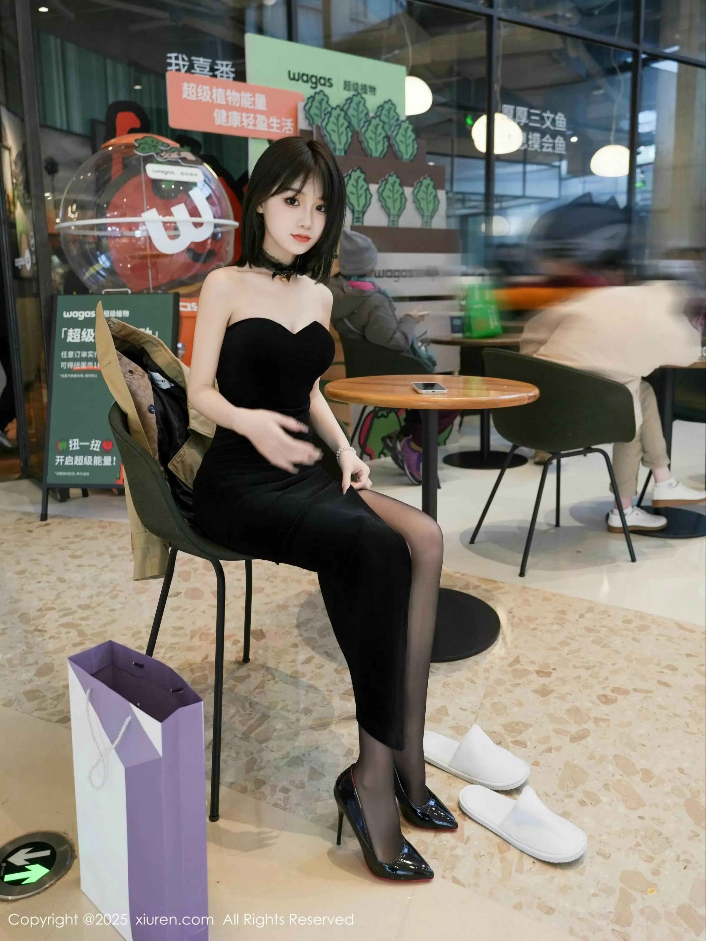 秀人集.com_[XiuRen秀人网]No.10000_新人模特阿汁性感黑色礼服配超薄黑丝秀曼妙身姿完美诱惑写真75P