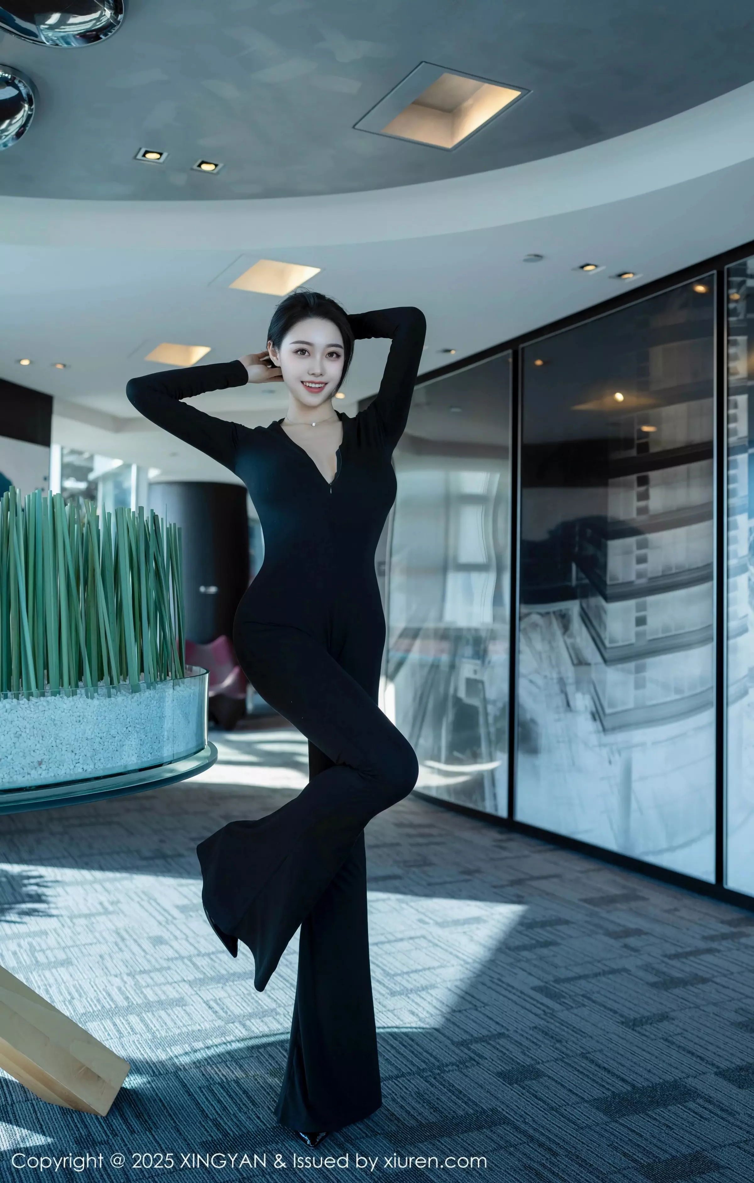 秀人集.com_[XINGYAN星颜社]VOL.322_模特清妙性感OL职业装露轻透黑色内衣秀完美身材诱惑写真81P