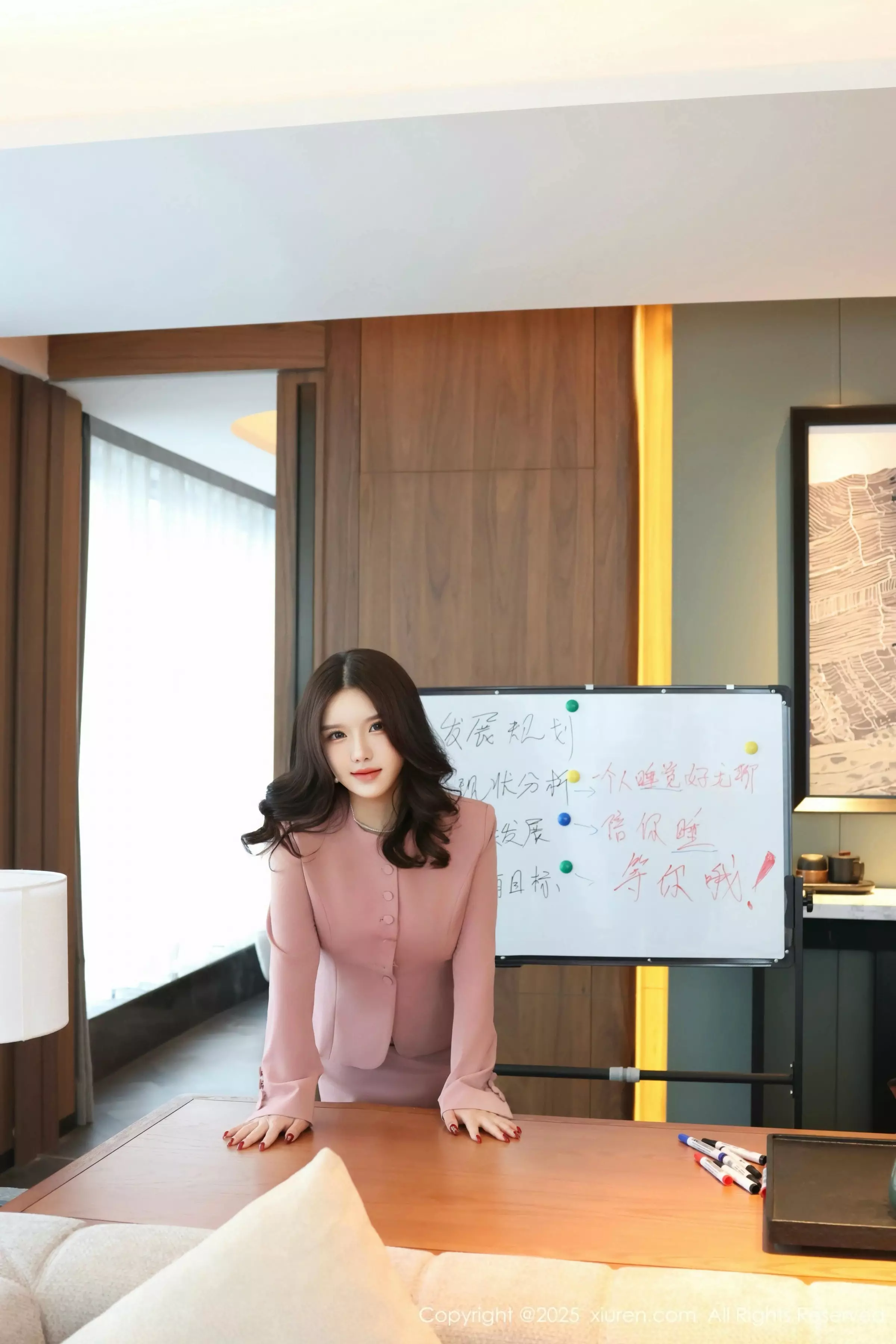 秀人集.com_[XiuRen秀人网]No.10020_模特小薯条nienie粉色职业装露白色情趣内衣秀惹火身材诱惑写真107P