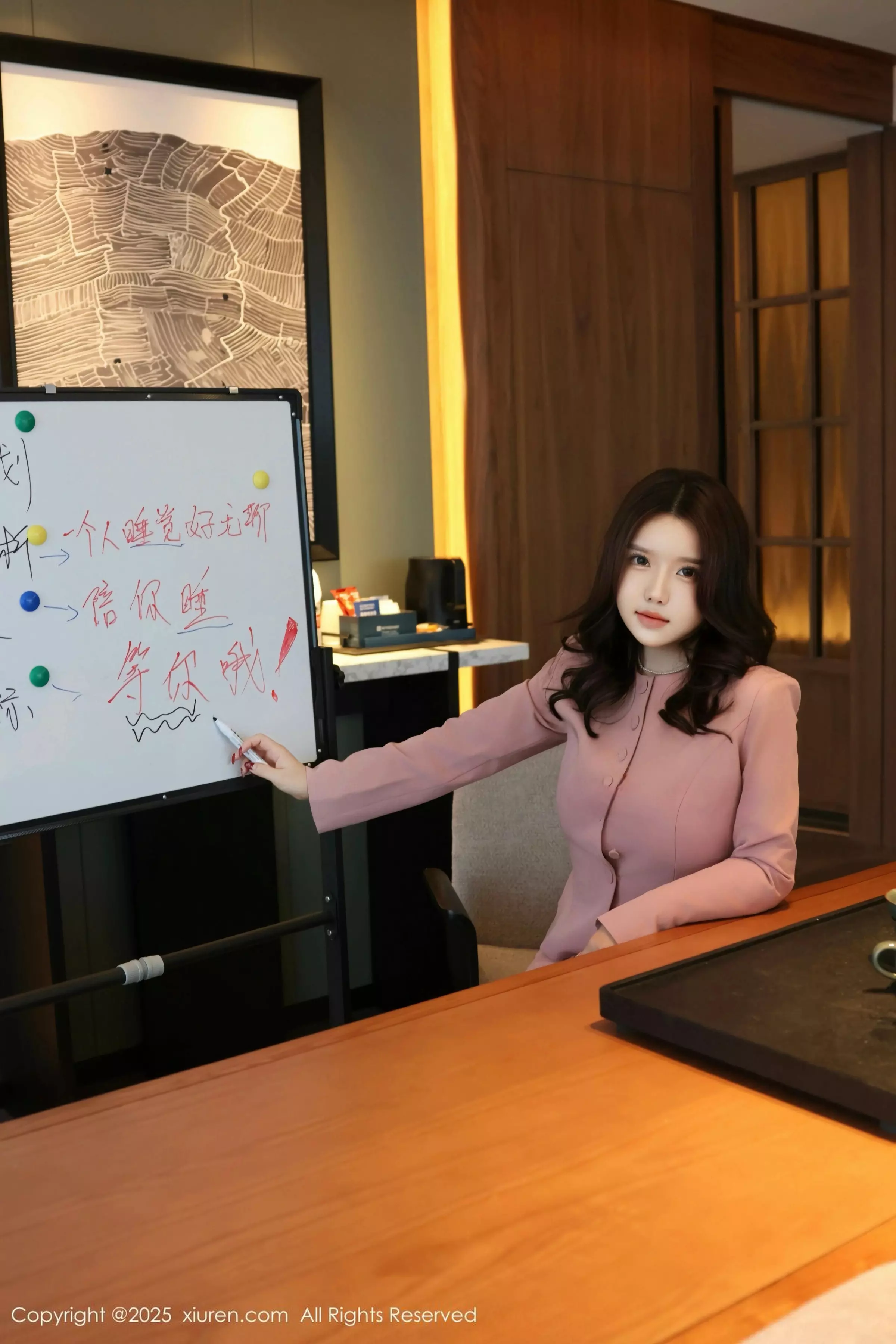 秀人集.com_[XiuRen秀人网]No.10020_模特小薯条nienie粉色职业装露白色情趣内衣秀惹火身材诱惑写真107P