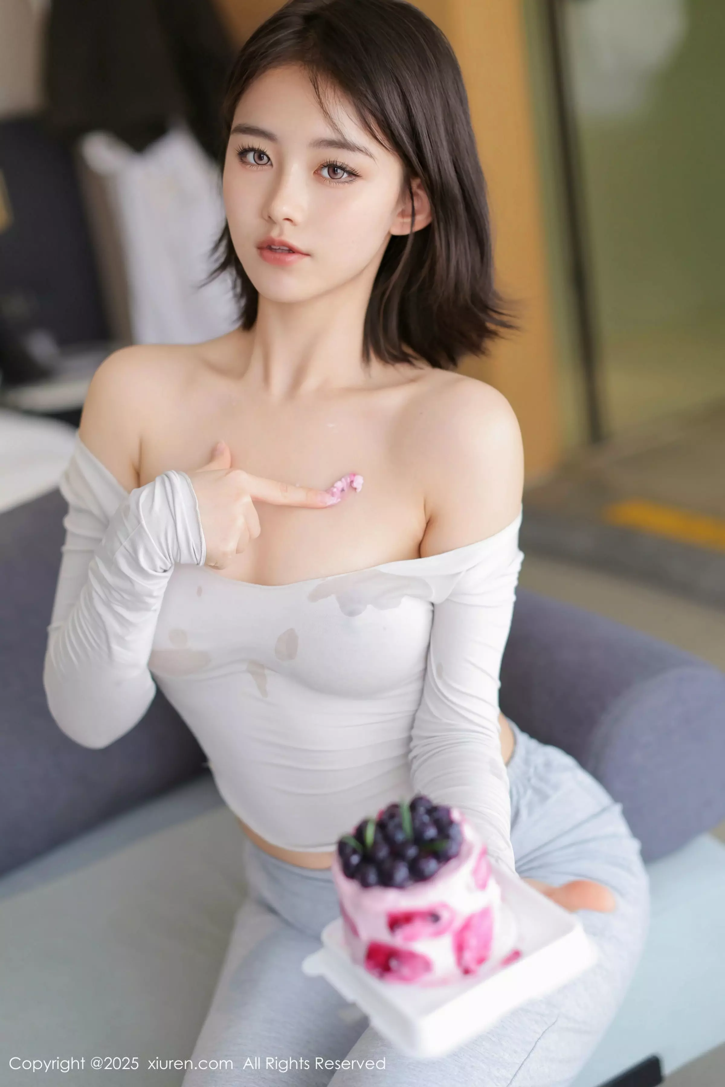 秀人集.com_[XiuRen秀人网]No.10021_模特小橘子orange性感灰色日常服配超薄黑丝秀曼妙身姿诱惑写真77P