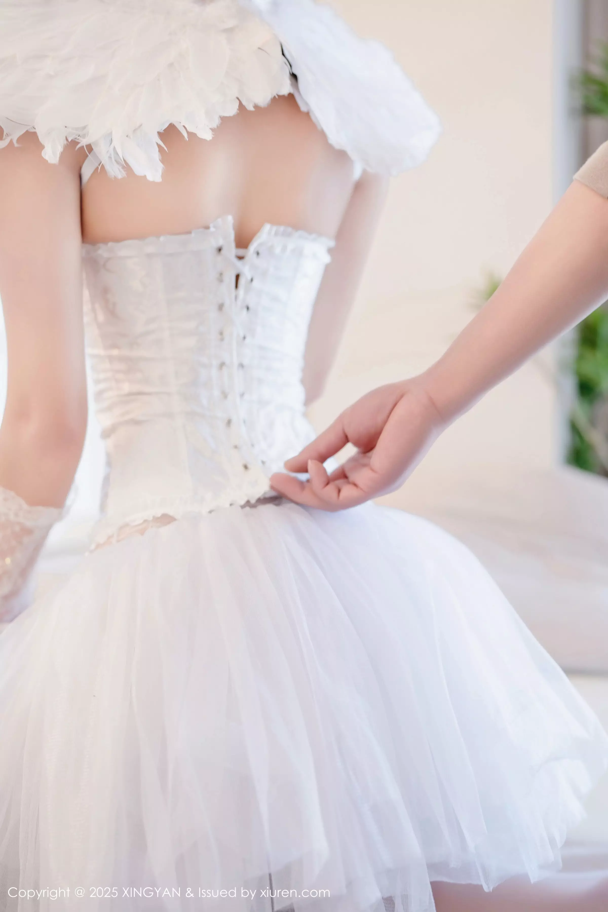 秀人集.com_[XINGYAN星颜社]VOL.324_模特星冉性感白色芭蕾吊带裙配白丝吊袜秀曼妙身姿诱惑写真78P