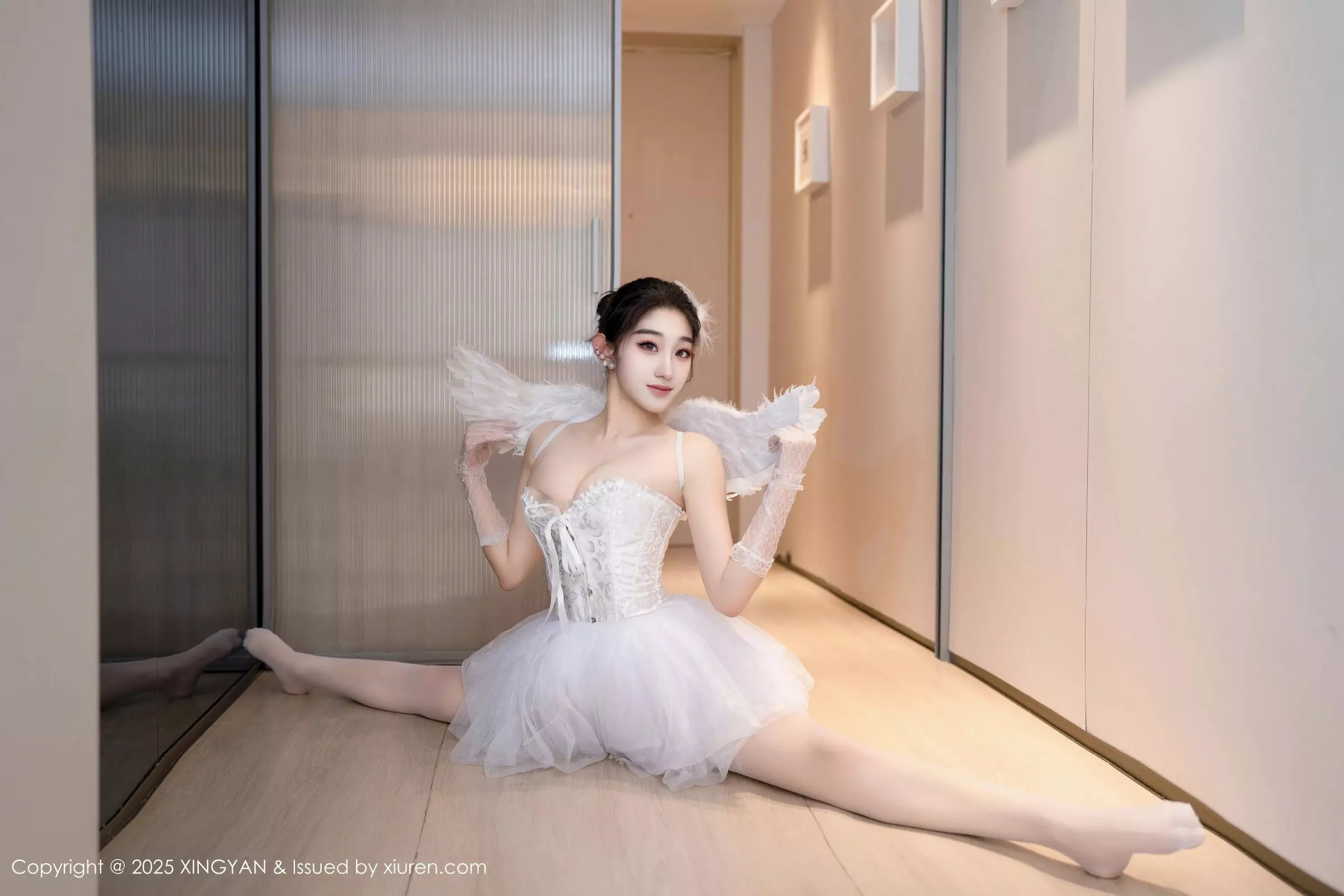 秀人集.com_[XINGYAN星颜社]VOL.324_模特星冉性感白色芭蕾吊带裙配白丝吊袜秀曼妙身姿诱惑写真78P