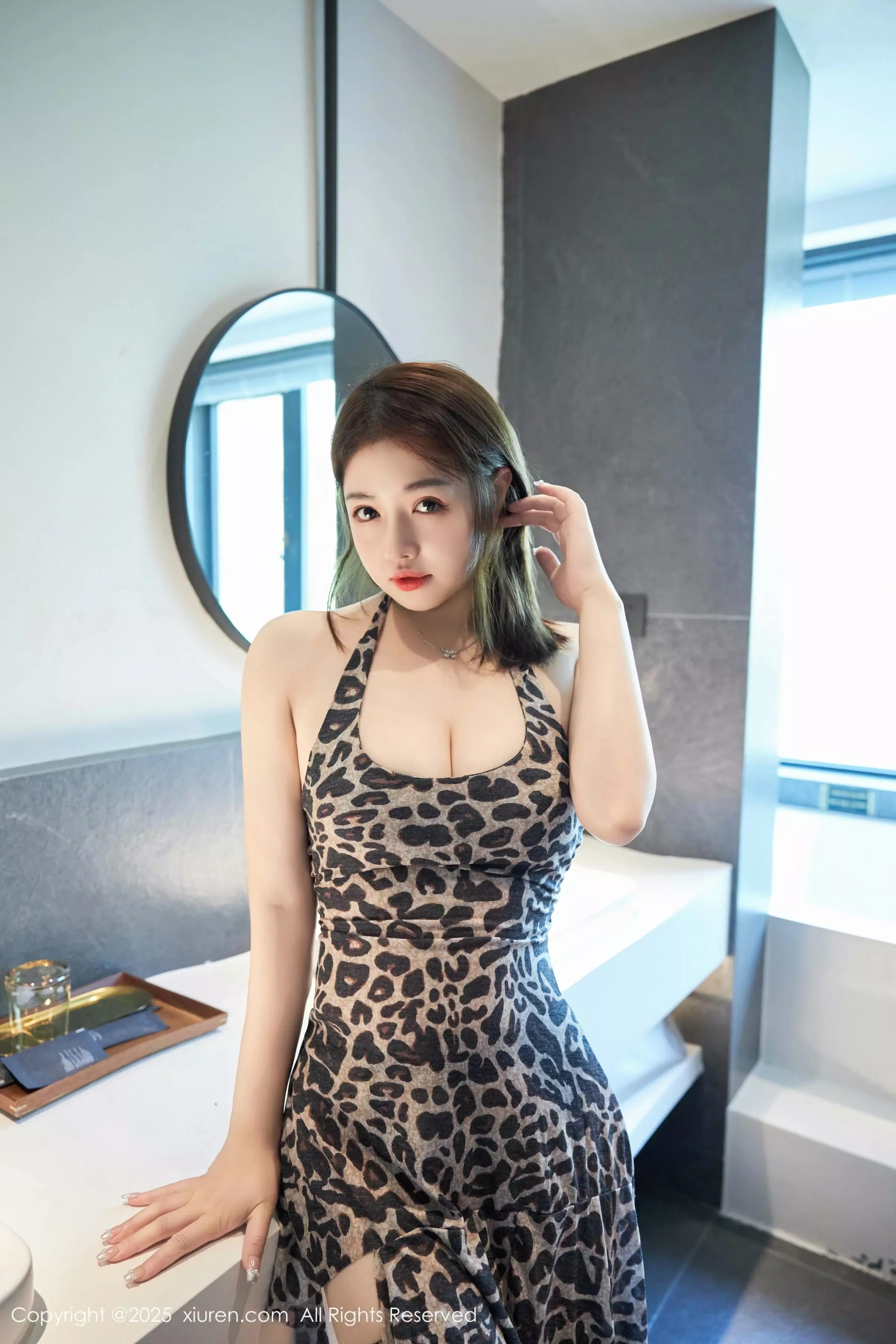 秀人集.com_[XiuRen秀人网]No.10031_模特养乐多Doll性感黑色内衣+豹纹吊带裙秀完美身材诱惑写真46P