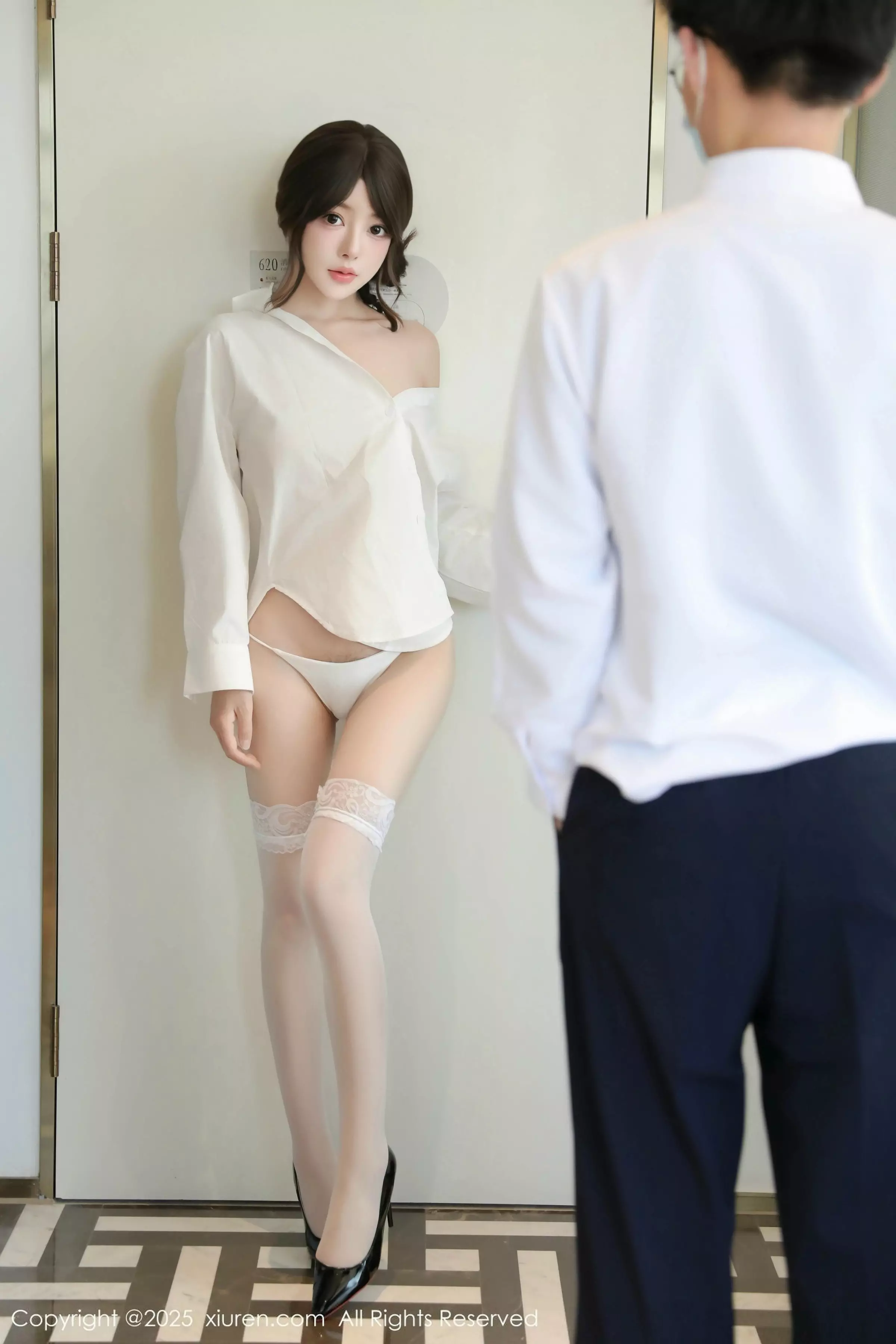 秀人集.com_[XiuRen秀人网]No.10036_模特桃妖夭性感白T露白色内衣配白色丝袜秀曼妙身姿诱惑写真86P