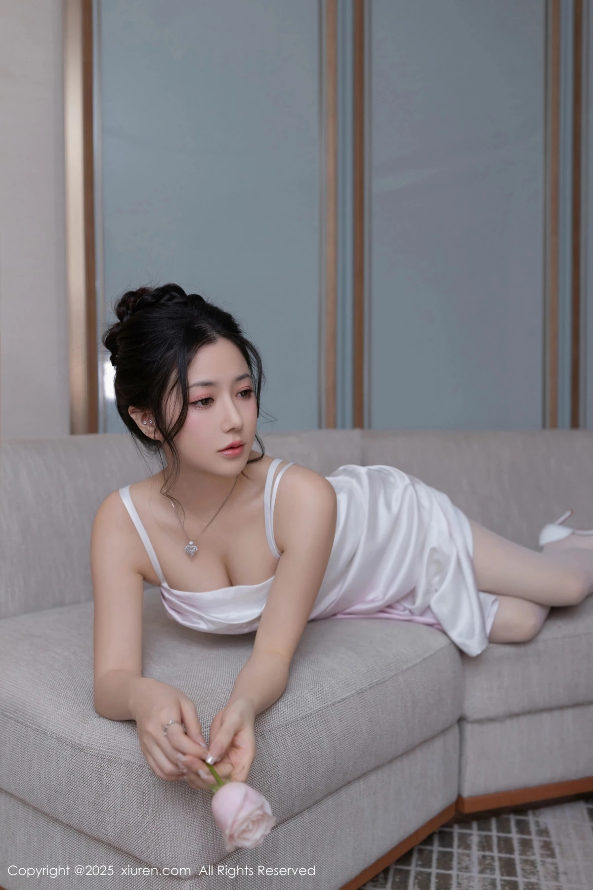 秀人集.com_[XiuRen秀人网]No.9907_模特鱼子酱Fish生日主题白色内衣配超薄肉丝秀曼妙身姿诱惑写真80P