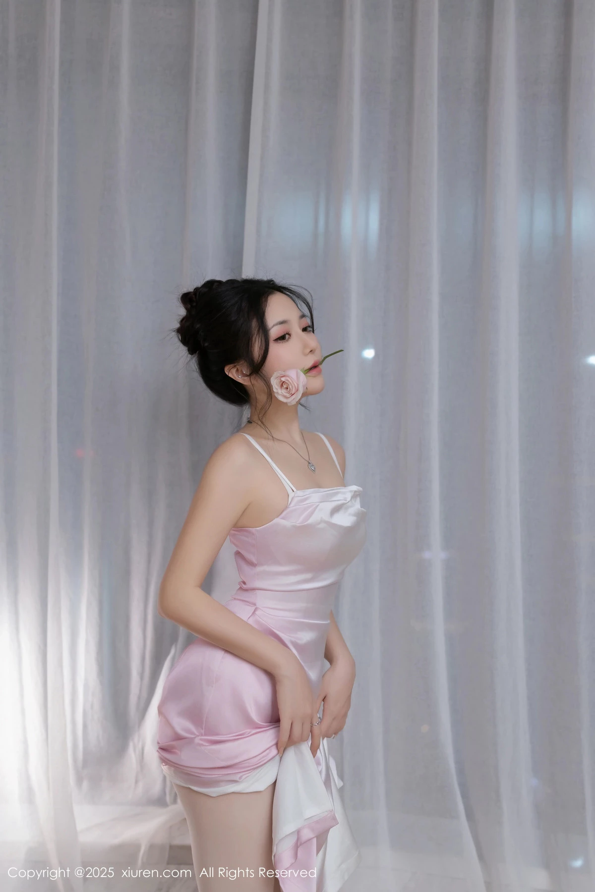 秀人集.com_[XiuRen秀人网]No.9907_模特鱼子酱Fish生日主题白色内衣配超薄肉丝秀曼妙身姿诱惑写真80P