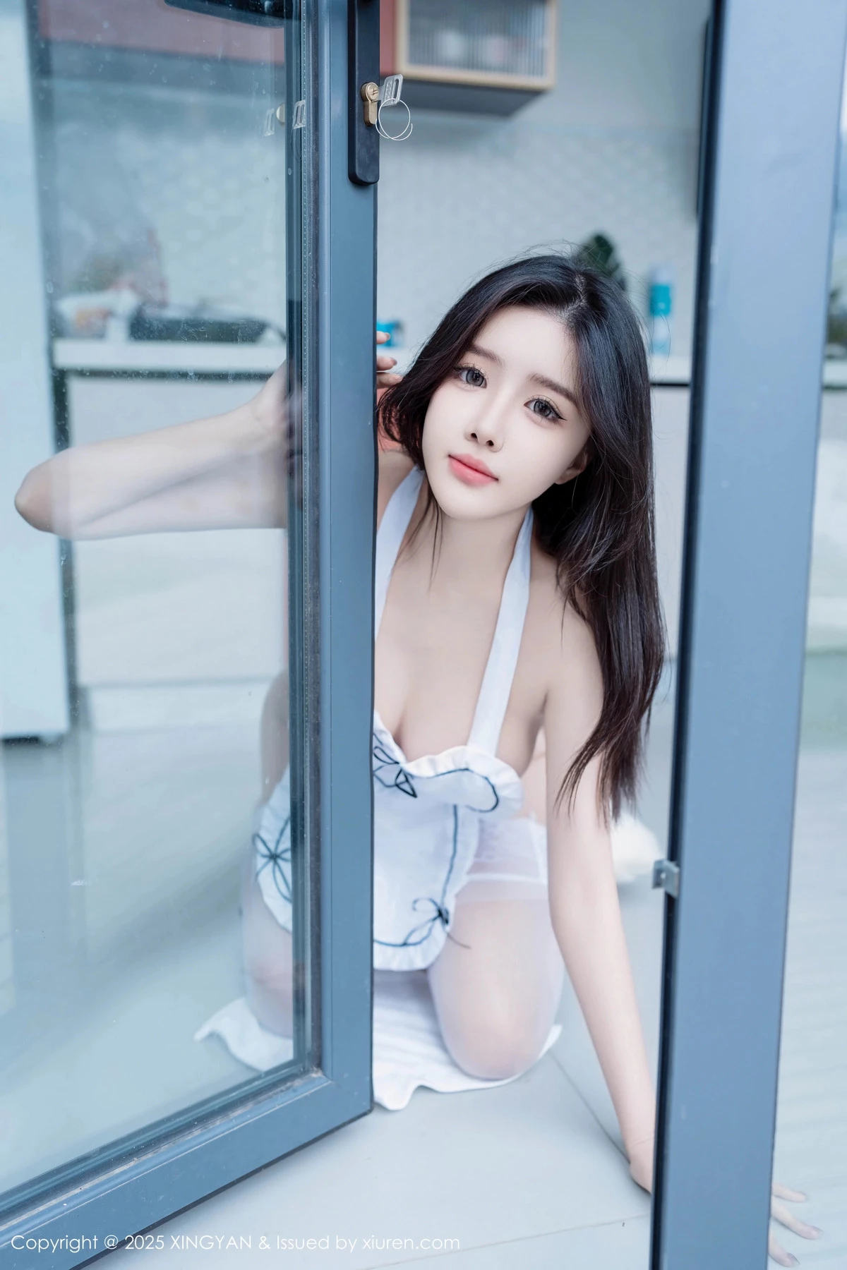 秀人集.com_[XINGYAN星颜社]VOL.310_模特袁圆性感白色情趣服饰配白丝吊袜秀惹火身材诱惑写真80P