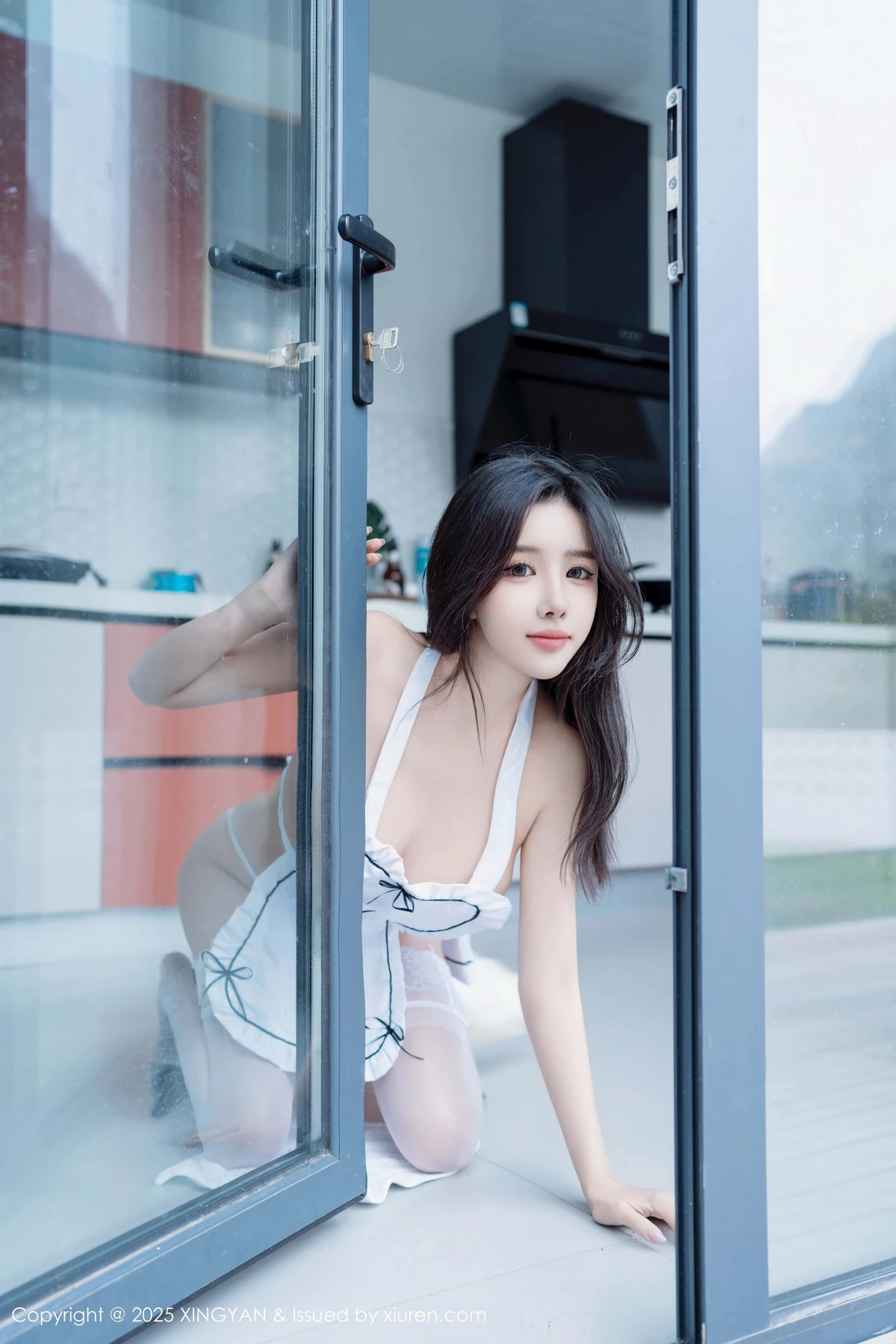 秀人集.com_[XINGYAN星颜社]VOL.310_模特袁圆性感白色情趣服饰配白丝吊袜秀惹火身材诱惑写真80P