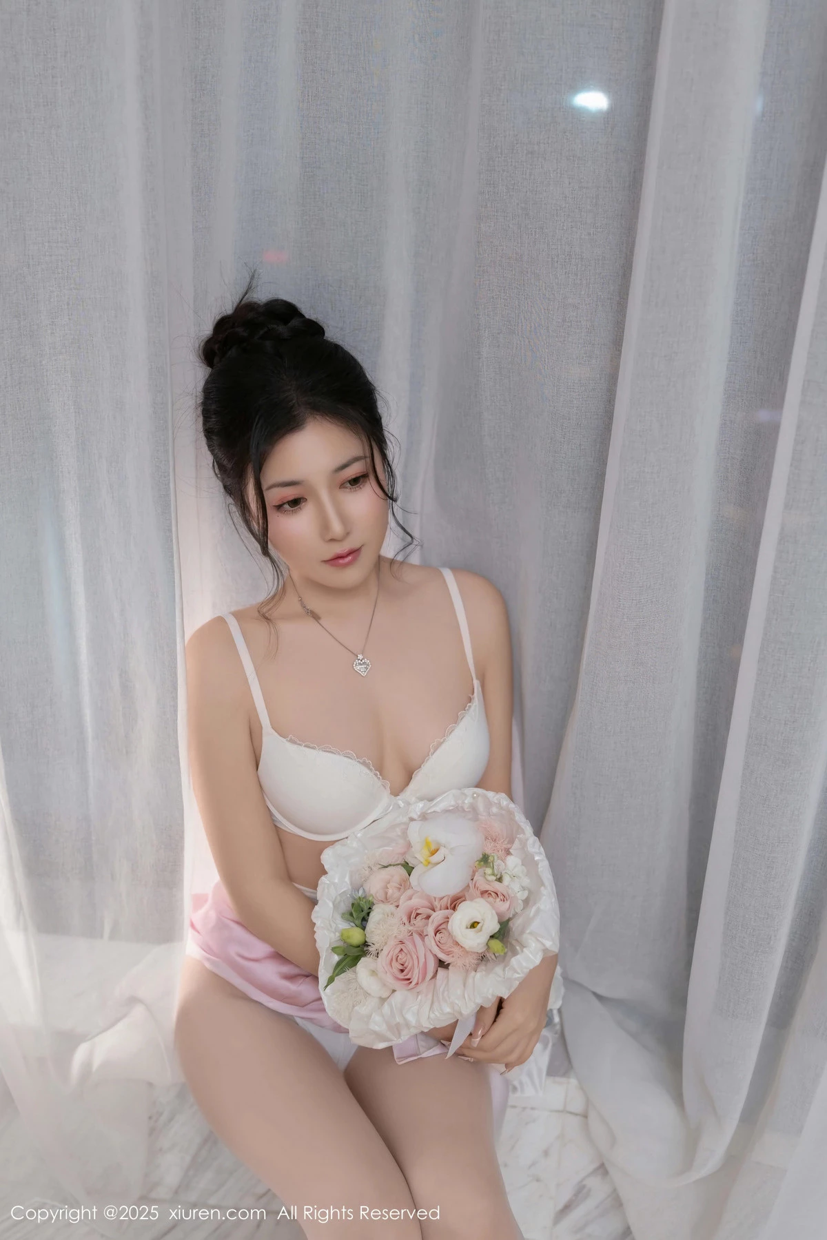 秀人集.com_[XiuRen秀人网]No.9907_模特鱼子酱Fish生日主题白色内衣配超薄肉丝秀曼妙身姿诱惑写真80P