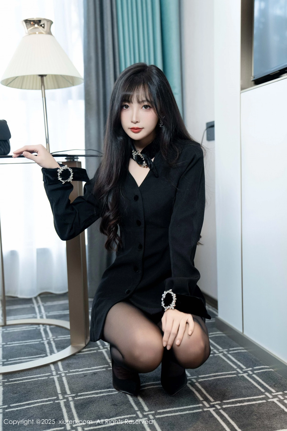 秀人集.com_[XiuRen秀人网]No.9918_模特樱桃小阑子黑色外套露性感内衣配开档黑丝秀曼妙身姿诱惑写真99P